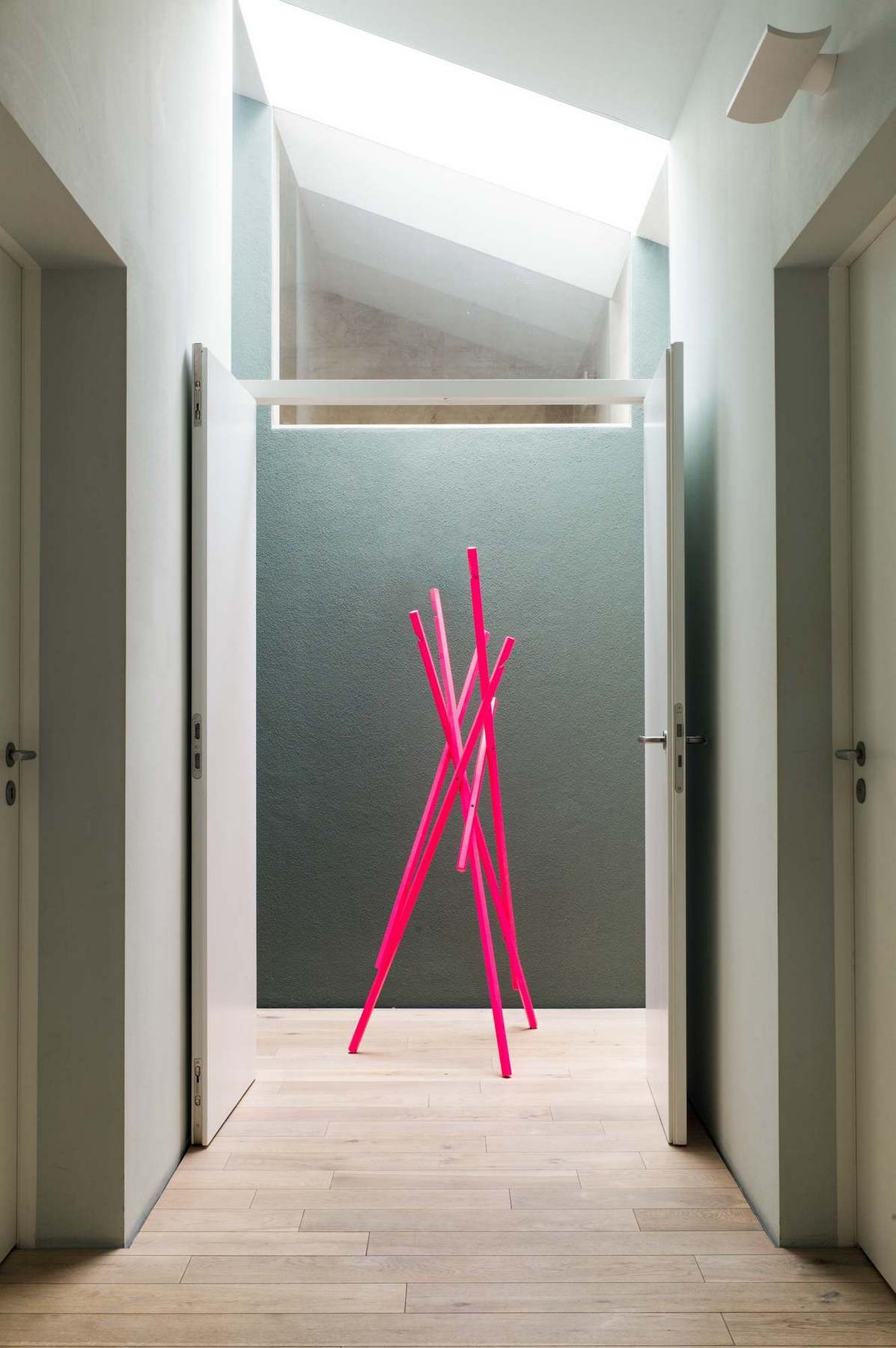 Sticks Garderobenständer ESCHE NACHTBLAU Schönbuch EINZELSTÜCK