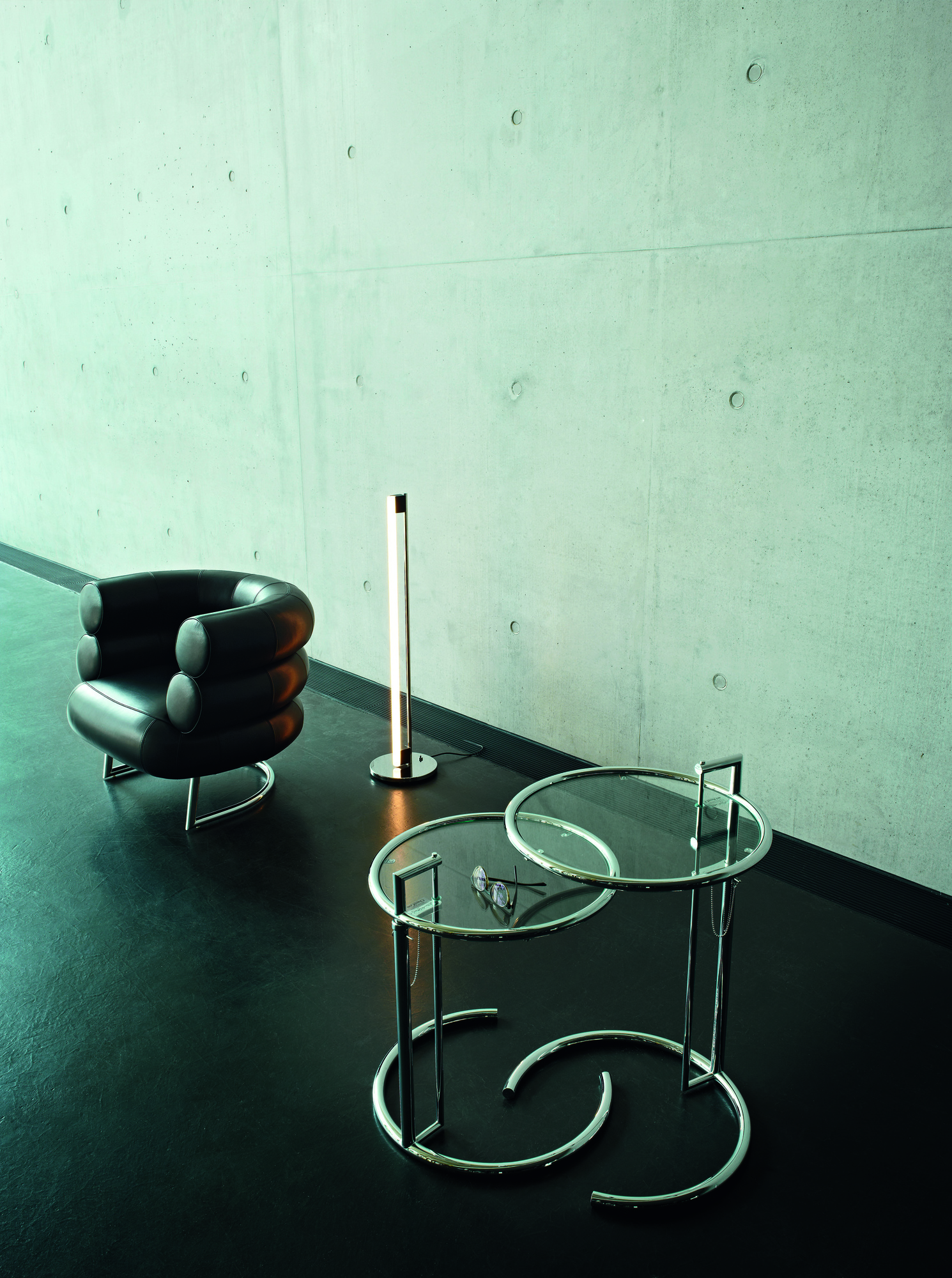 Adjustable Table E1027 Beistelltisch ClassiCon - QUICK SHIP