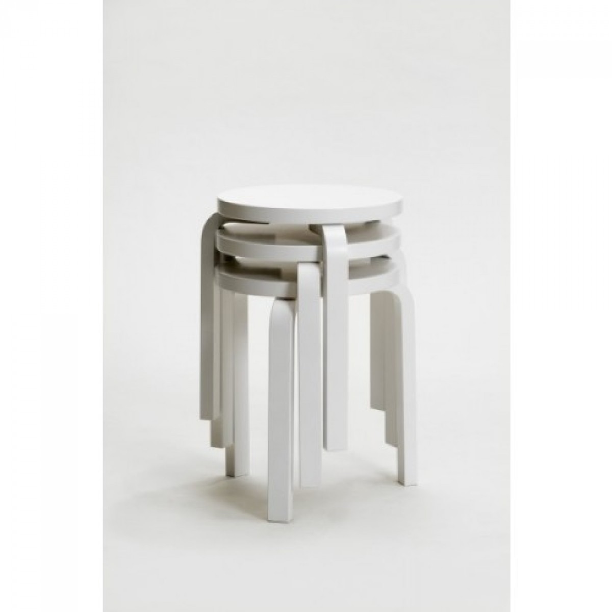 60 Hocker Artek