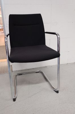 Paro 2 Freischwinger Wiesner Hager AUSSTELLUNGSSTÜCK / GEBRAUCHTMÖBEL