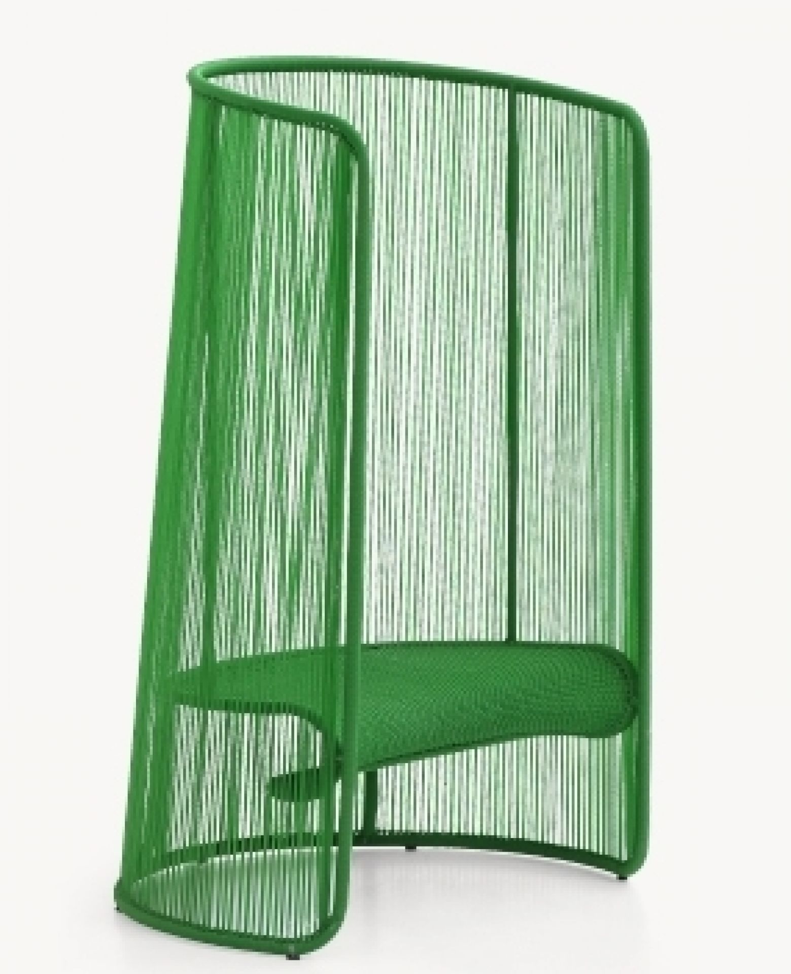 Grüner Husk Sessel von Moroso: Moderner Outdoor-Sessel mit hoher Rückenlehne und geflochtener Optik.