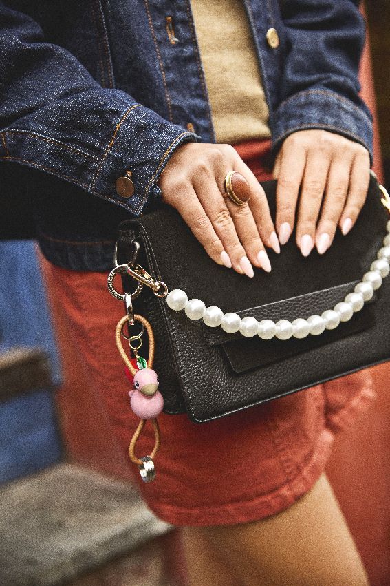 Vogel Rosa Schlüsselanhänger silberfarbenes Metall mit Naturleder Kay Bojesen