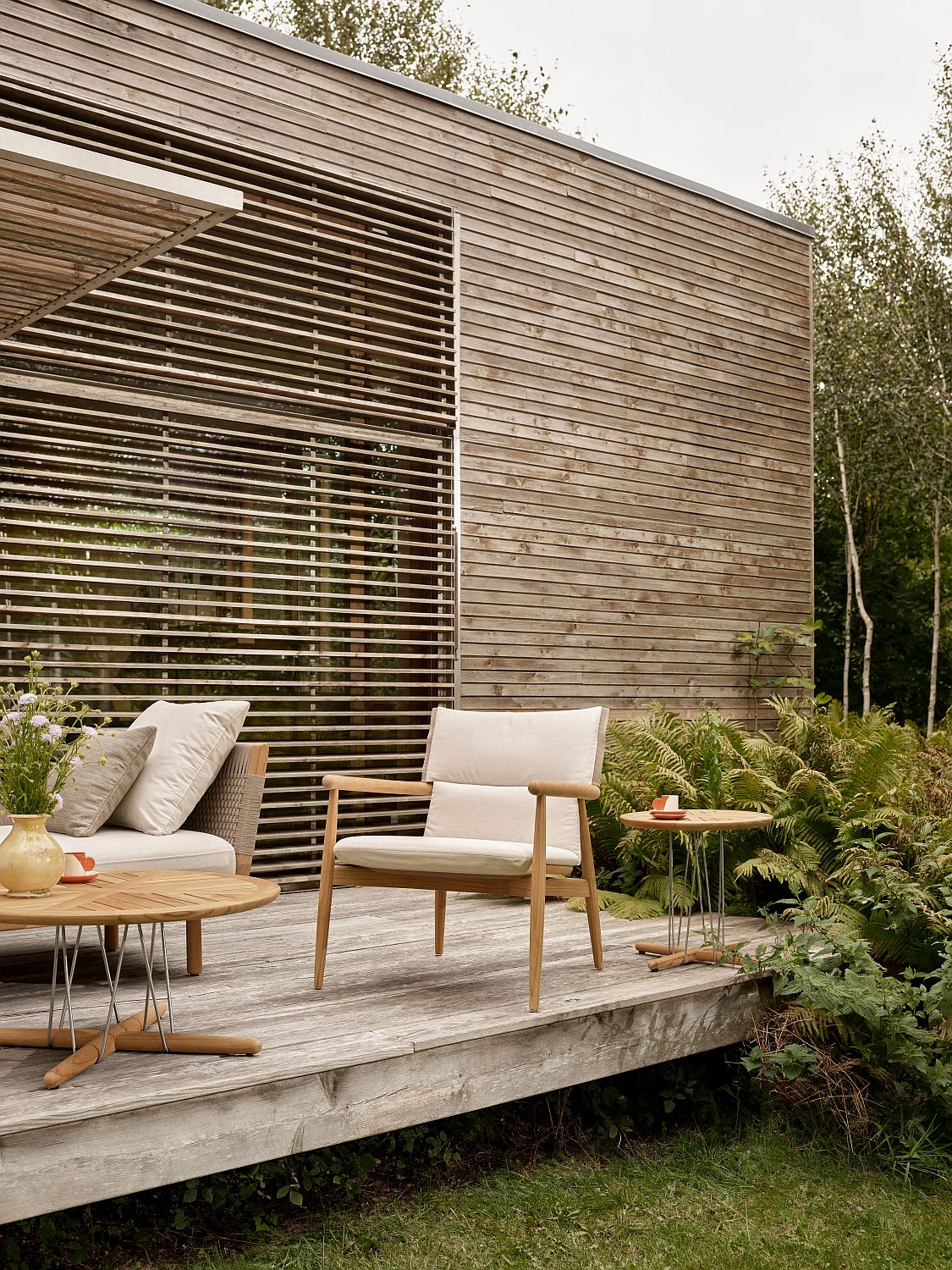 Embrace Outdoor Lounge Chair Stuhl mit Kissen Carl Hansen & Søn