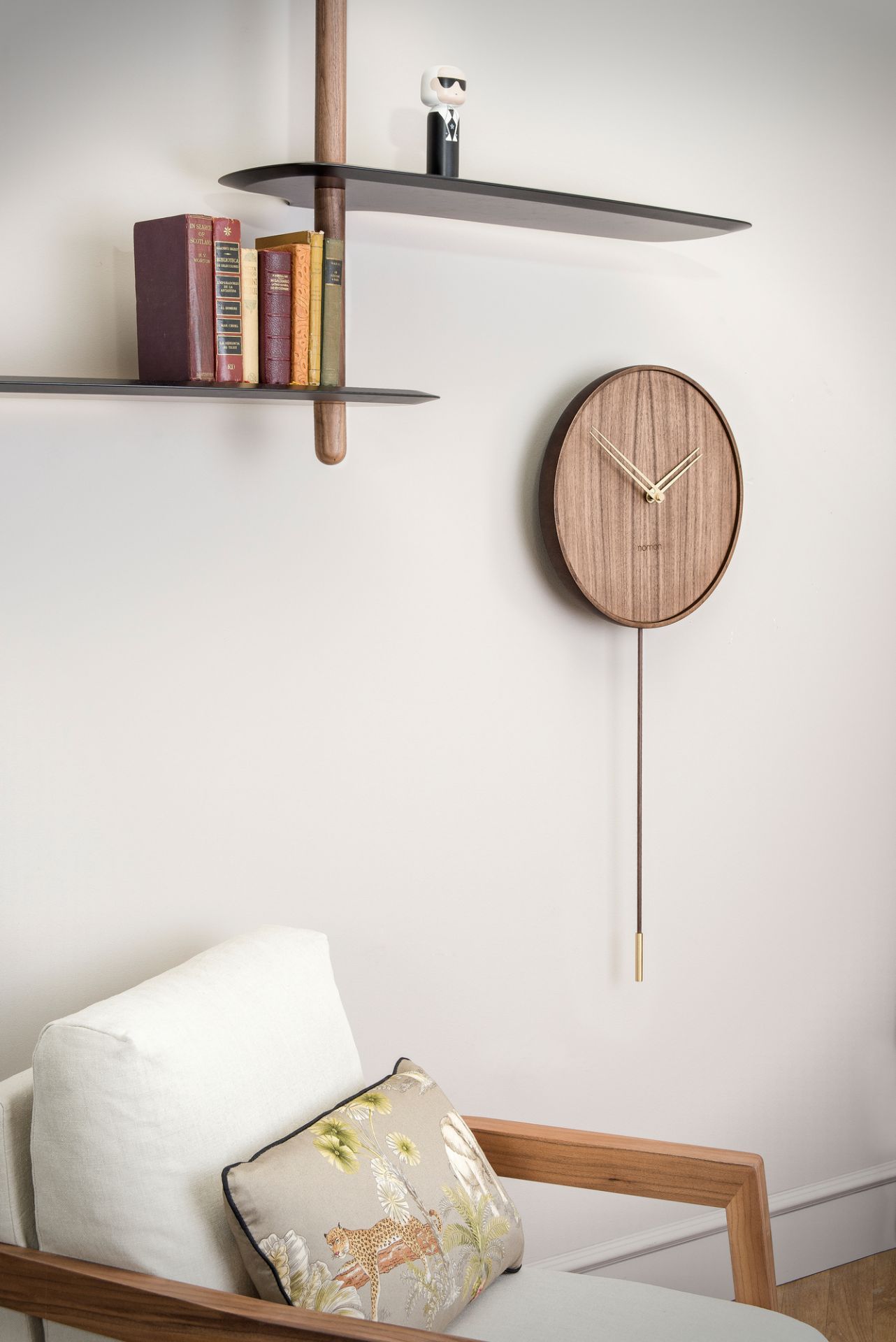 Swing i Wanduhr nomon