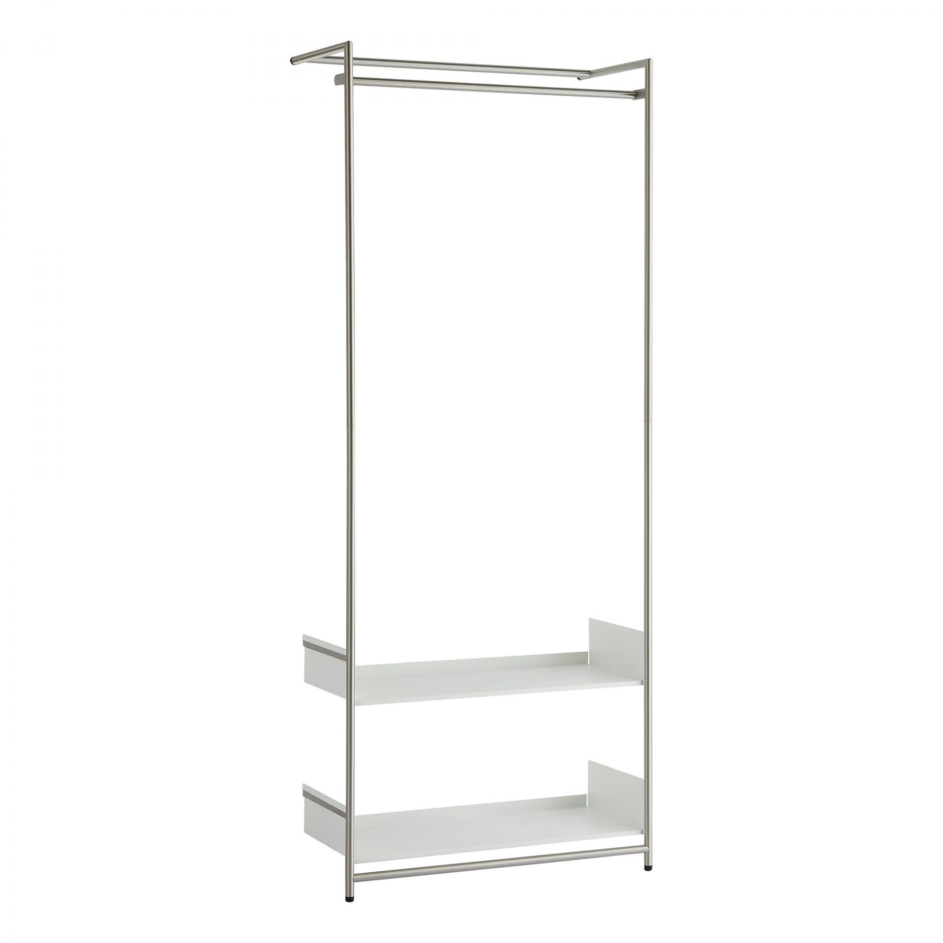 Comba Anlehngarderobe mit glänzendem Chromgestell und zwei weißen Ablageflächen. Moderne Garderobenlösung für Flur und Schlafzimmer.