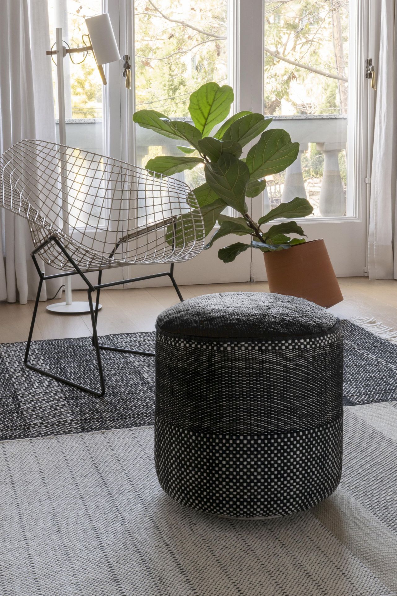 Tres Presian Pouf schwarz Nanimarquina