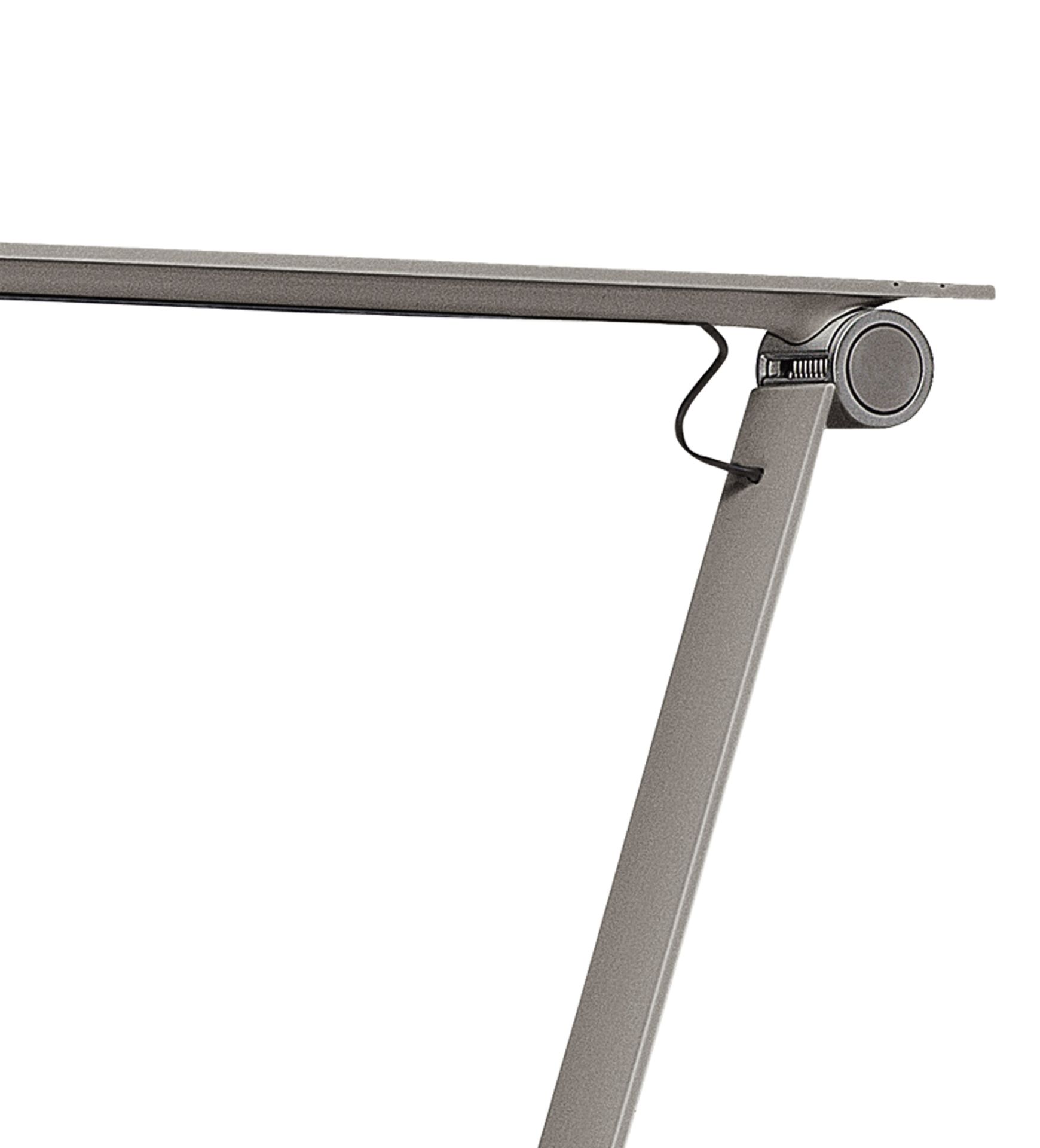 NJP Tischleuchte Louis Poulsen