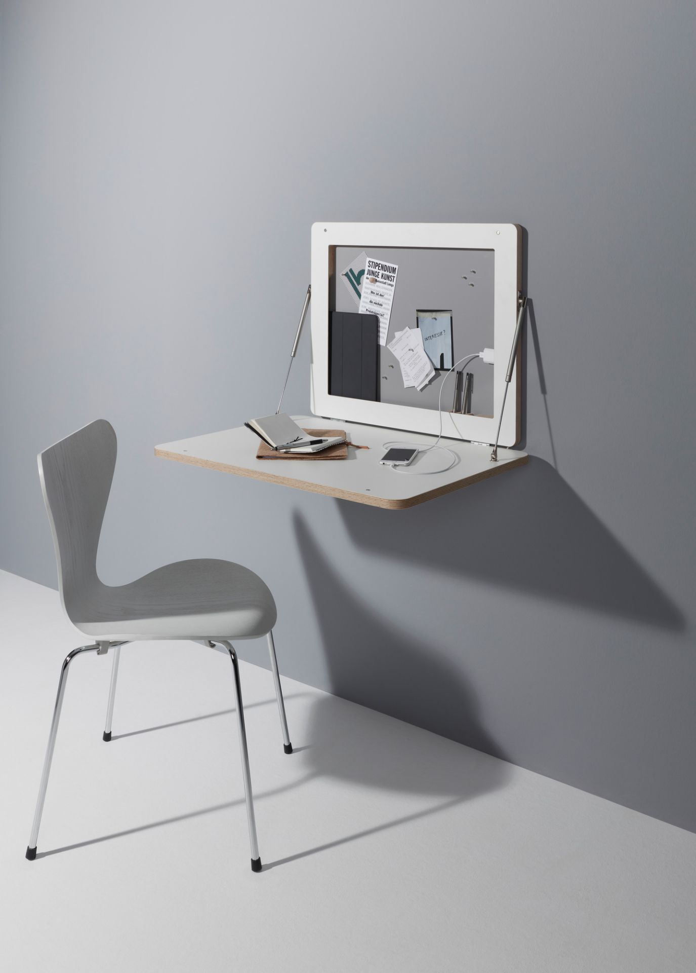 Flatframe Wandsekretär Müller Möbelwerkstätten