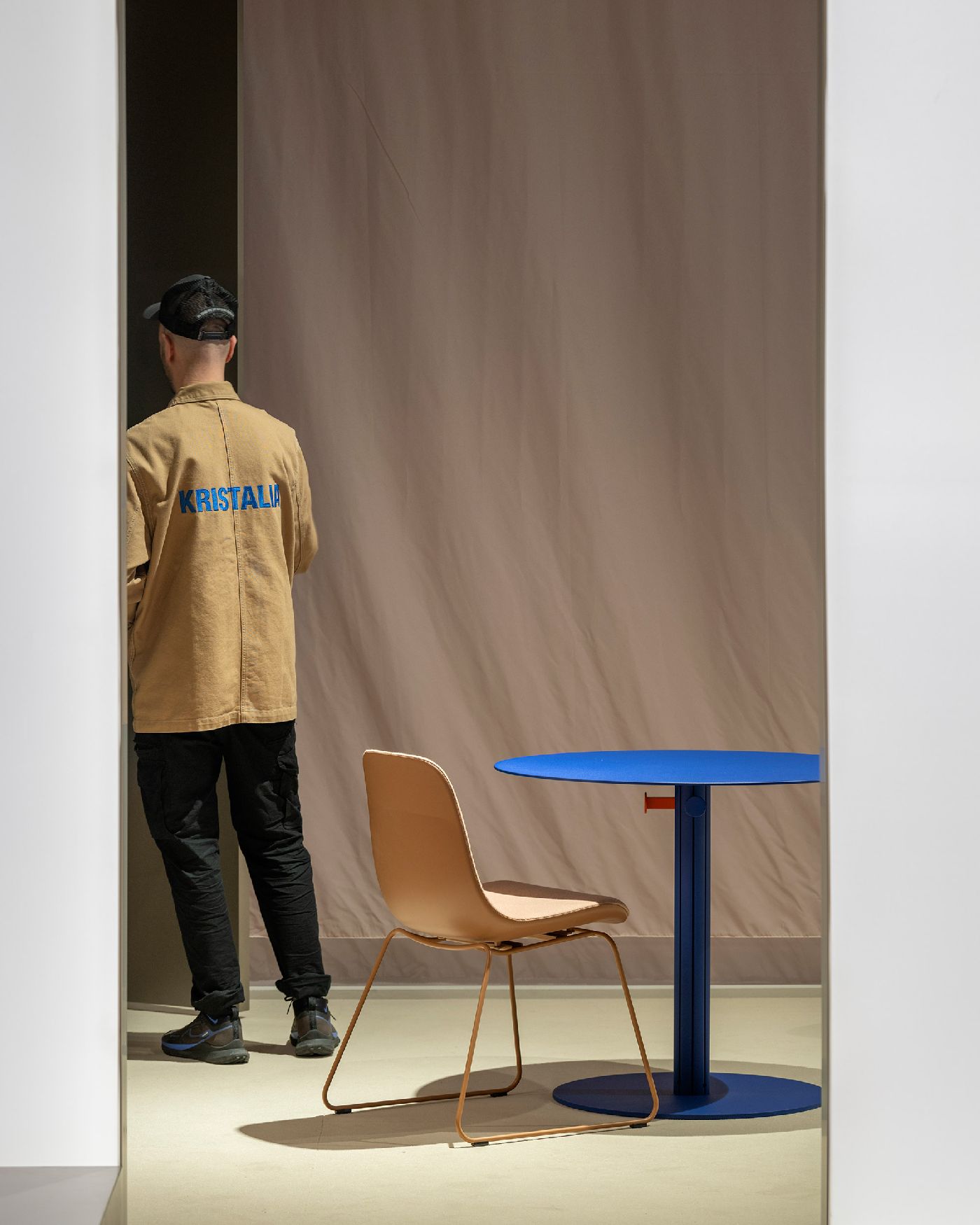 Elephantino Stuhl Kufengestell Kristalia