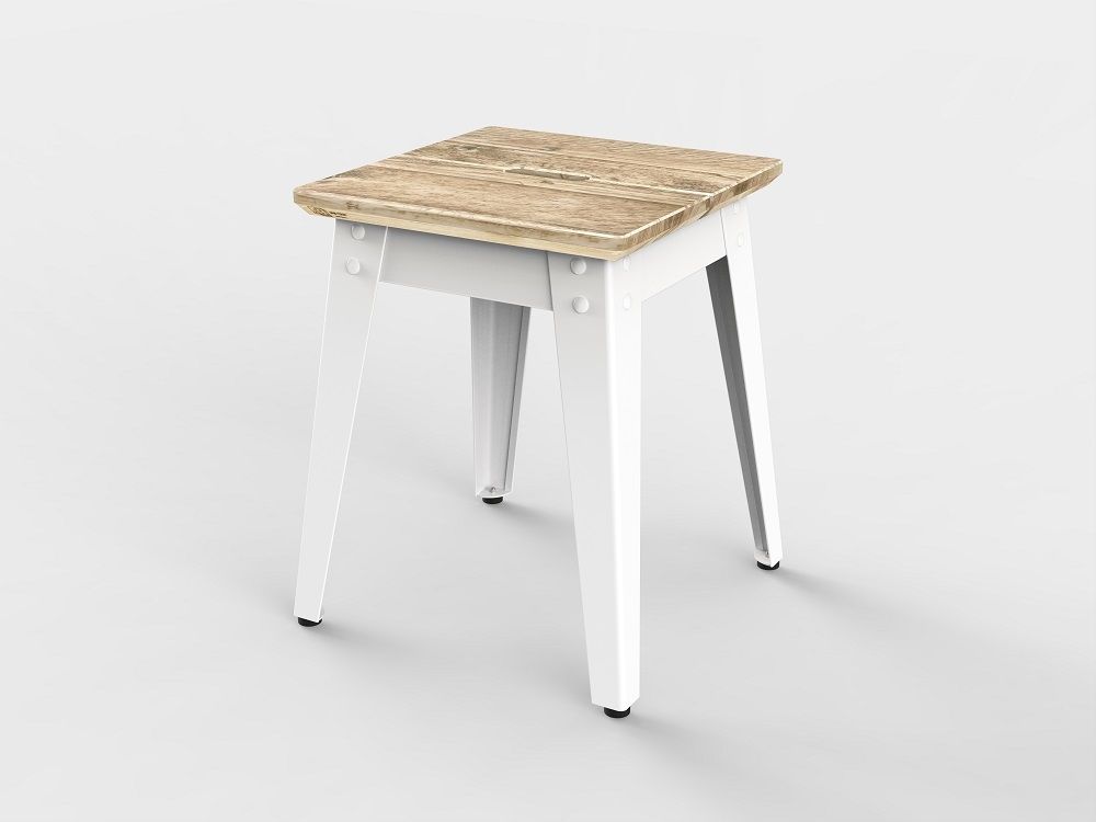 6Grad Outdoorhocker Jan Cray: Weißer Hocker mit Sitzfläche aus hellem Bauholz für den Garten.