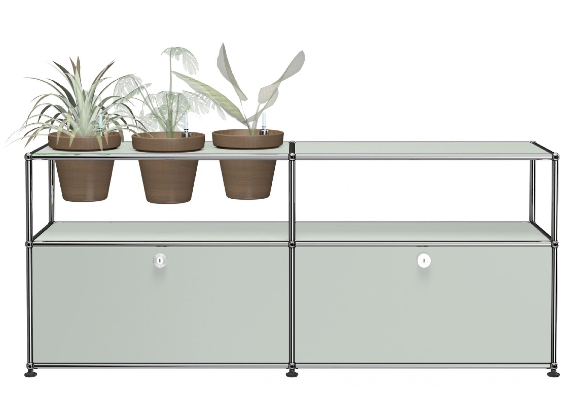 Pflanzenwelten Sideboard mit USM Haller Elementen in Lichtgrau und Zimmerpflanzen auf der Ablage.