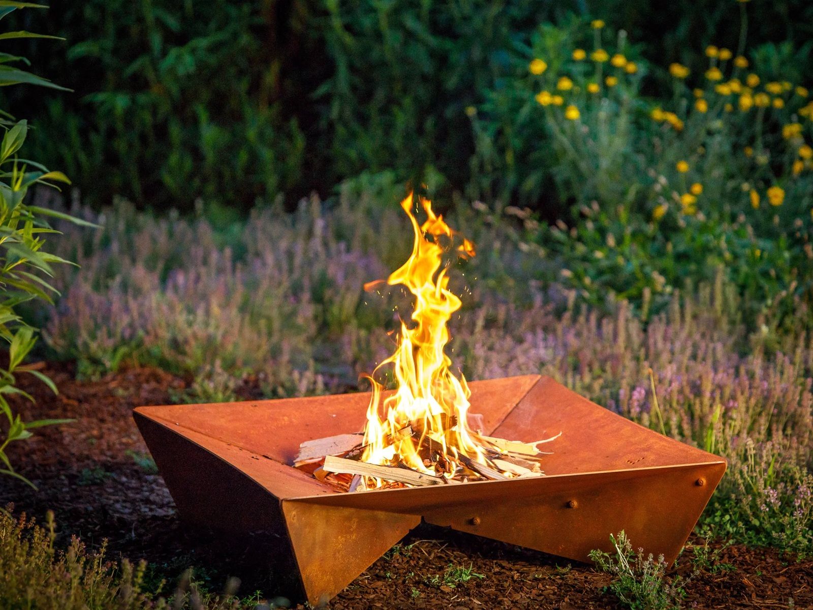 Fluxus Feuerschale quadratisch Keilbach