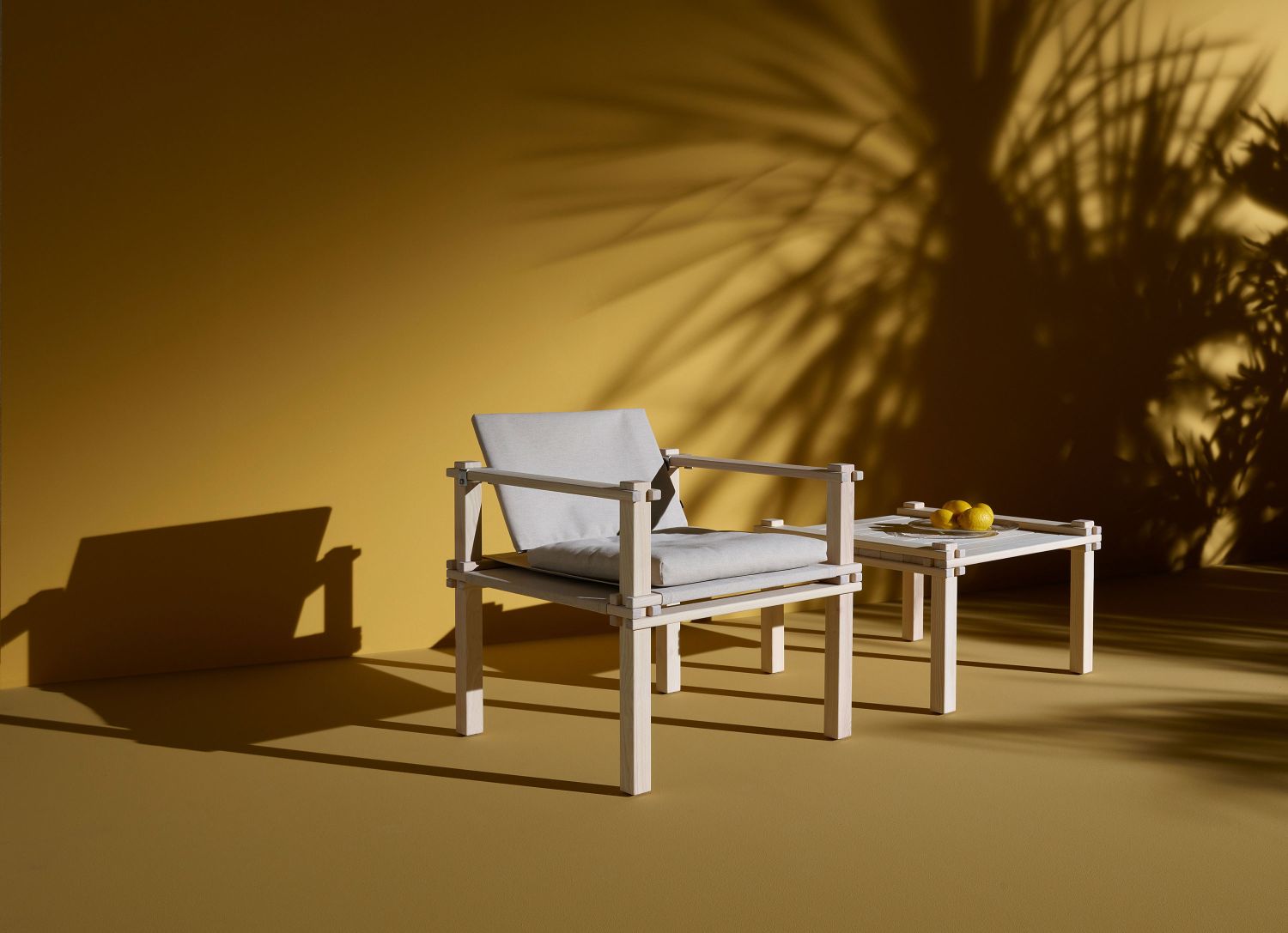 Farmer Tisch Outdoor Cor