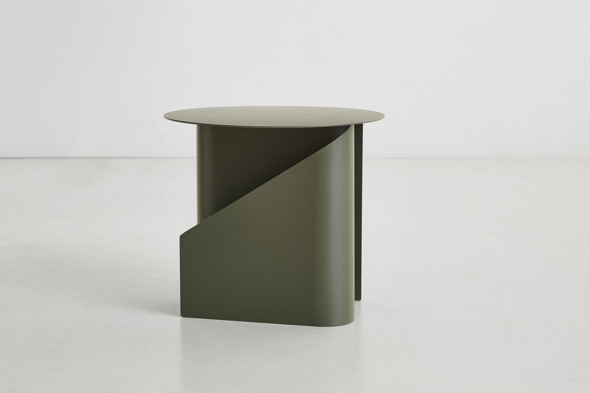 Sentrum Side Table Beistelltisch Staubiges grün Woud EINZELSTÜCK