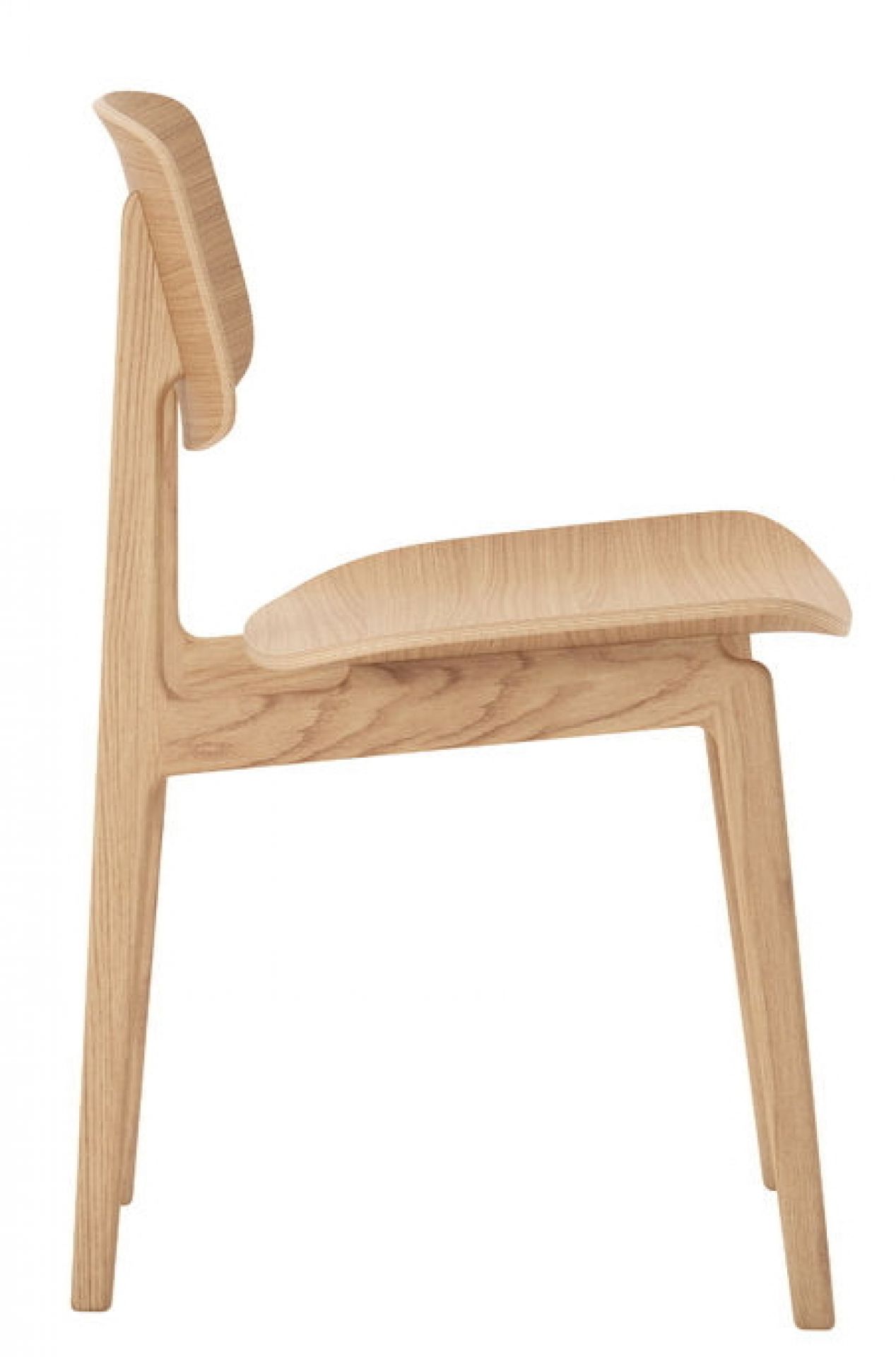 NY11 Stuhl von NORR11 aus Eiche natur, Seitenansicht. Holzstuhl für Esszimmer und Küche.