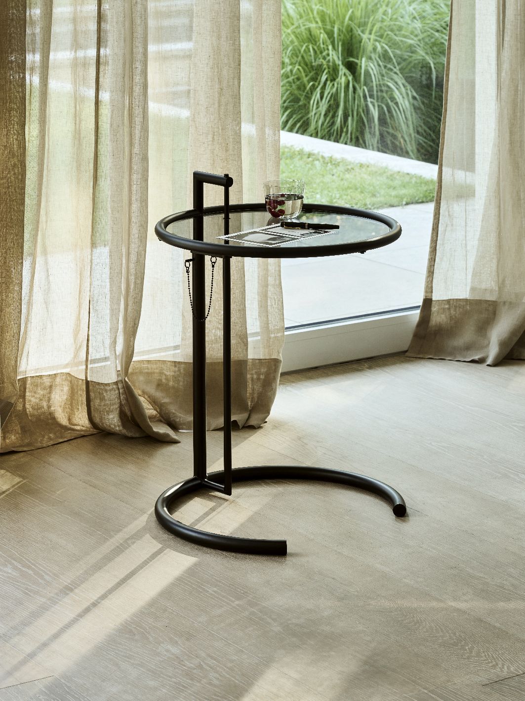 Adjustable Table E1027 Beistelltisch ClassiCon - QUICK SHIP