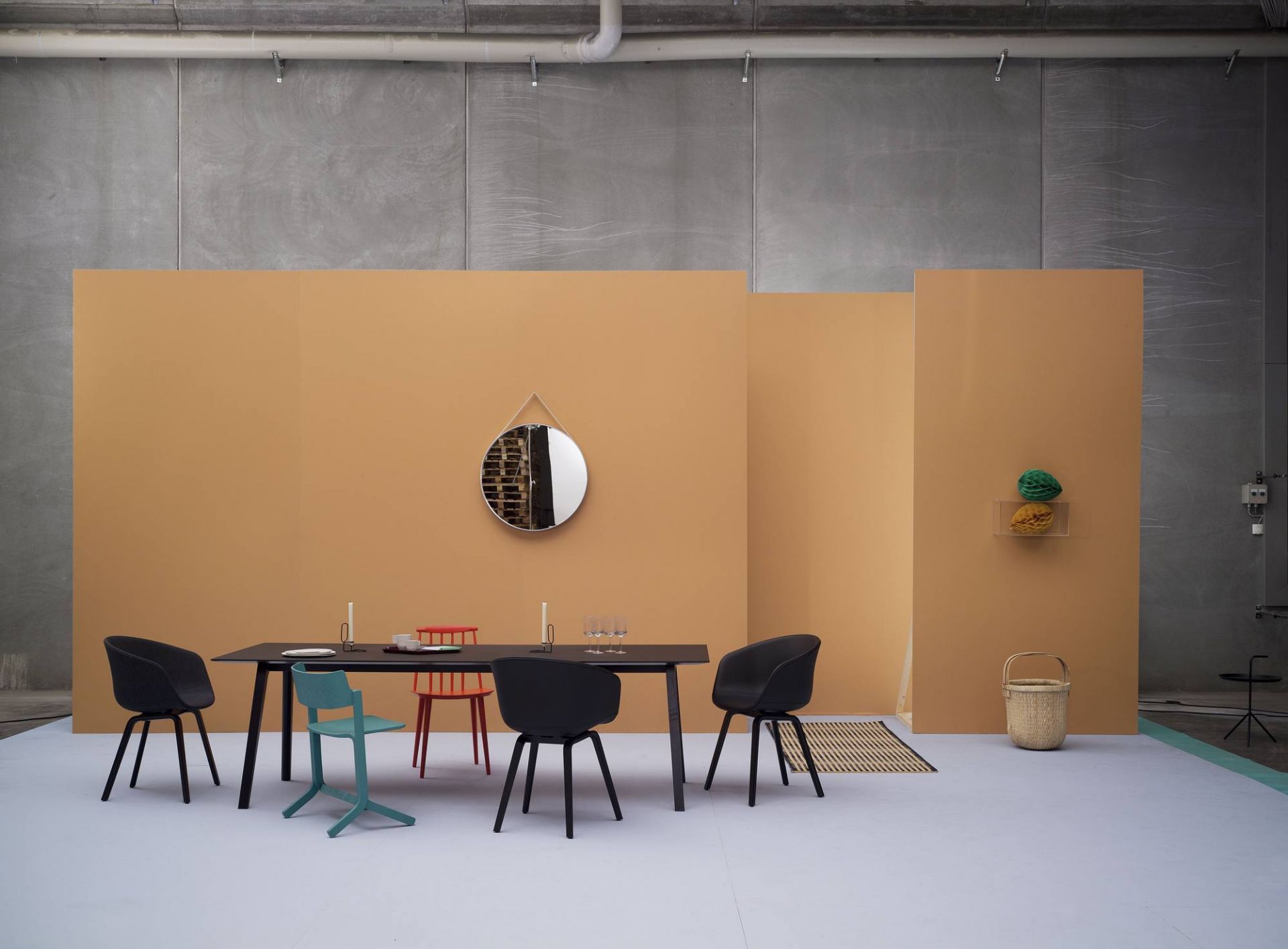 About A Chair AAC22 / AAC 22 Stuhl Hay Eiche matt lackiert - Orange About A Chair AAC22 / AAC 22 Stuhl Hay Eiche matt lackiert - Orange