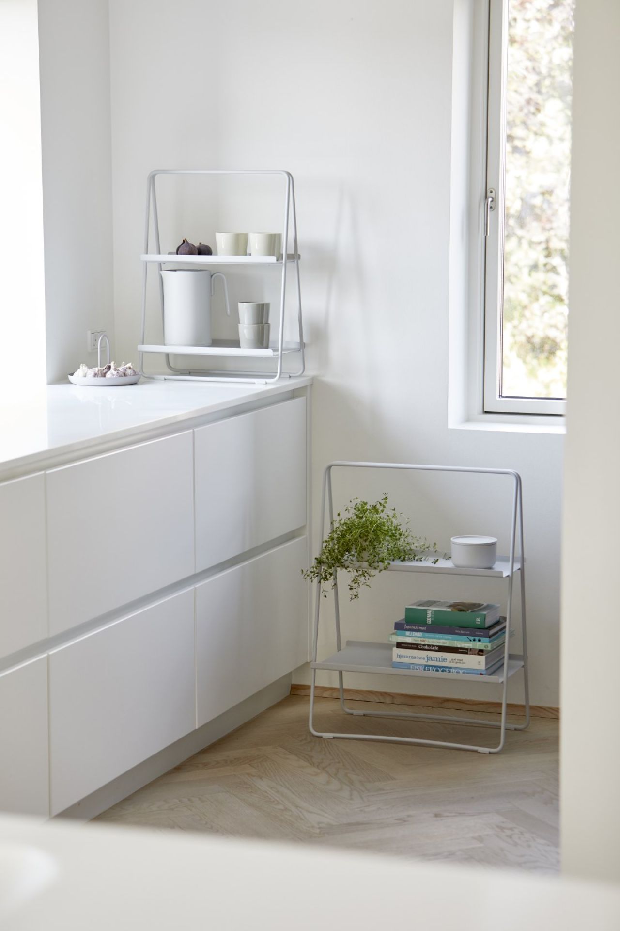 A-Table Shelving Unit Tisch / Regal Zone Denmark EINZELSTÜCK