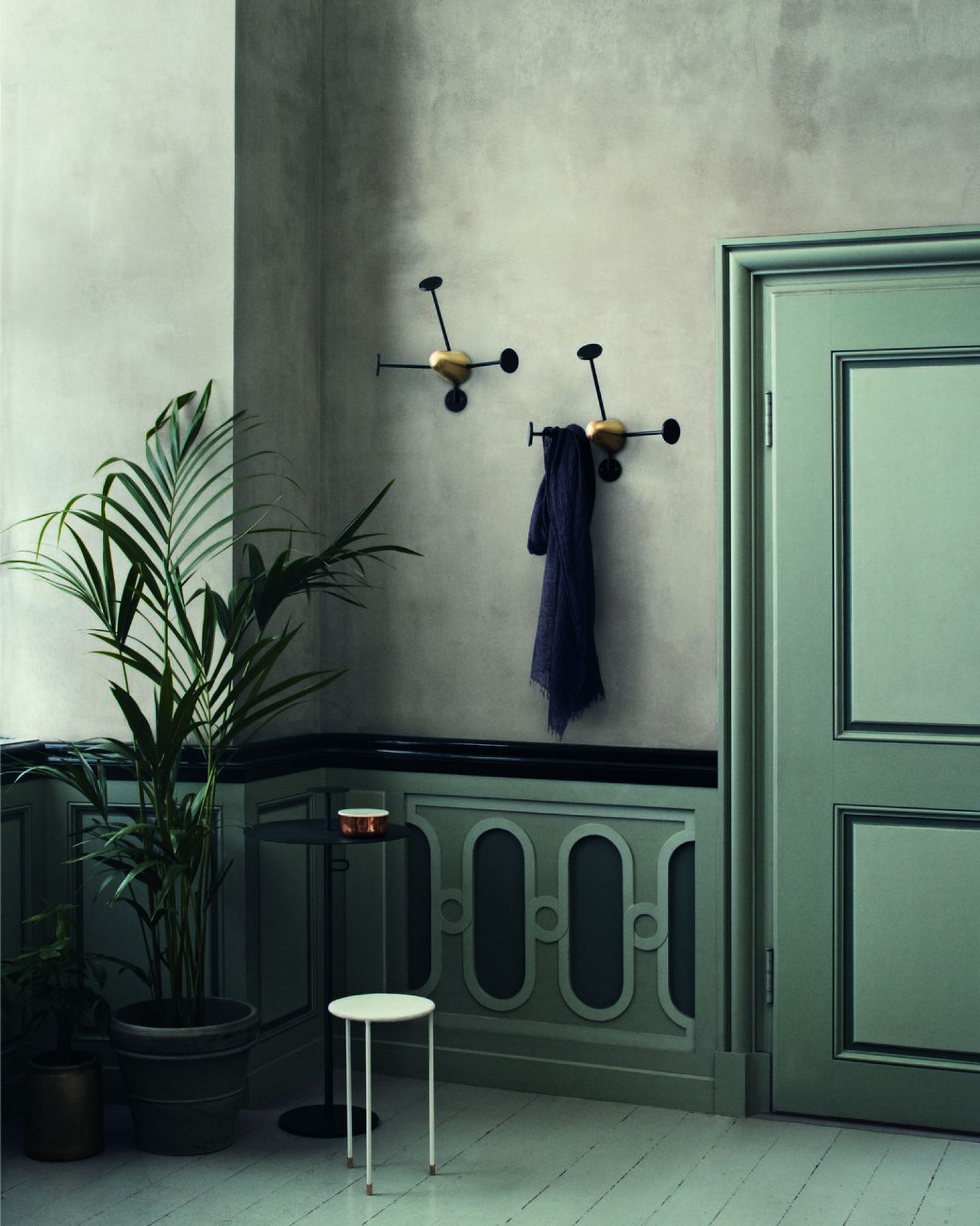 Matégot Garderobe Gubi