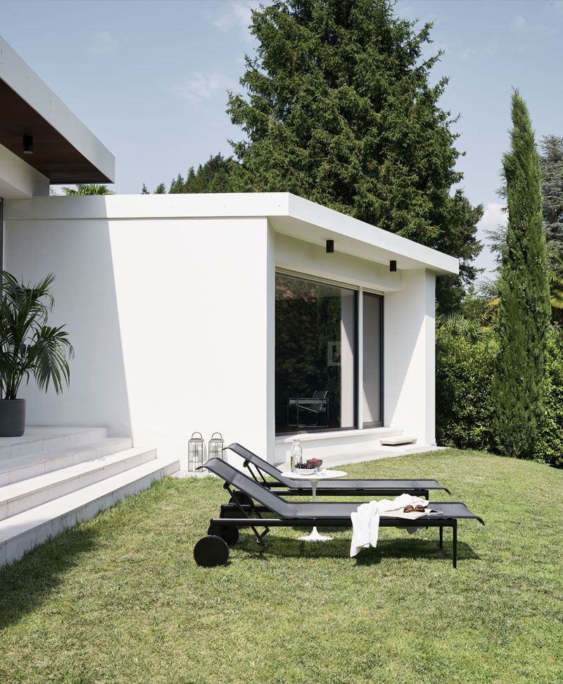 Richard Schultz 1966 Outdoor Liege Knoll International