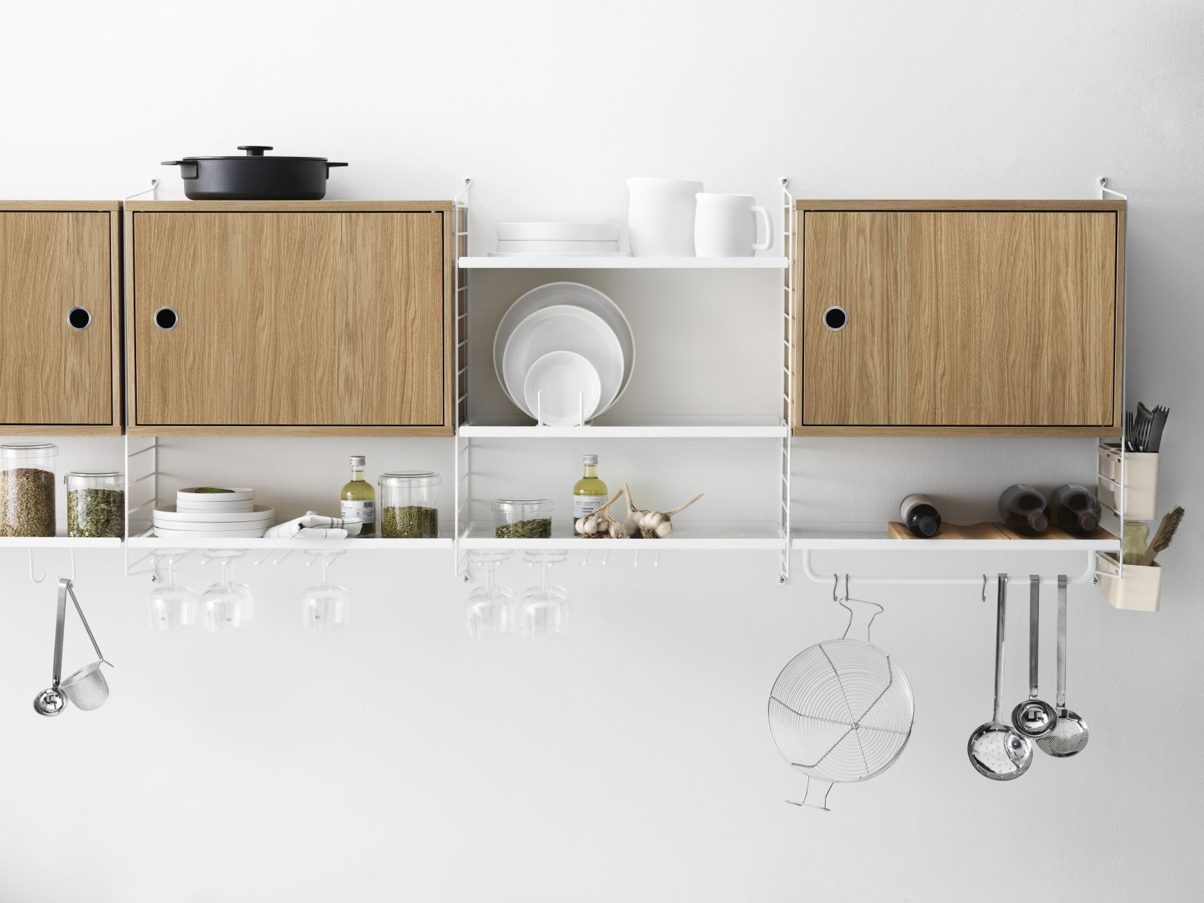 Einzelteil Regalboden aus Metall niedrige Kante B 78 cm String Furniture