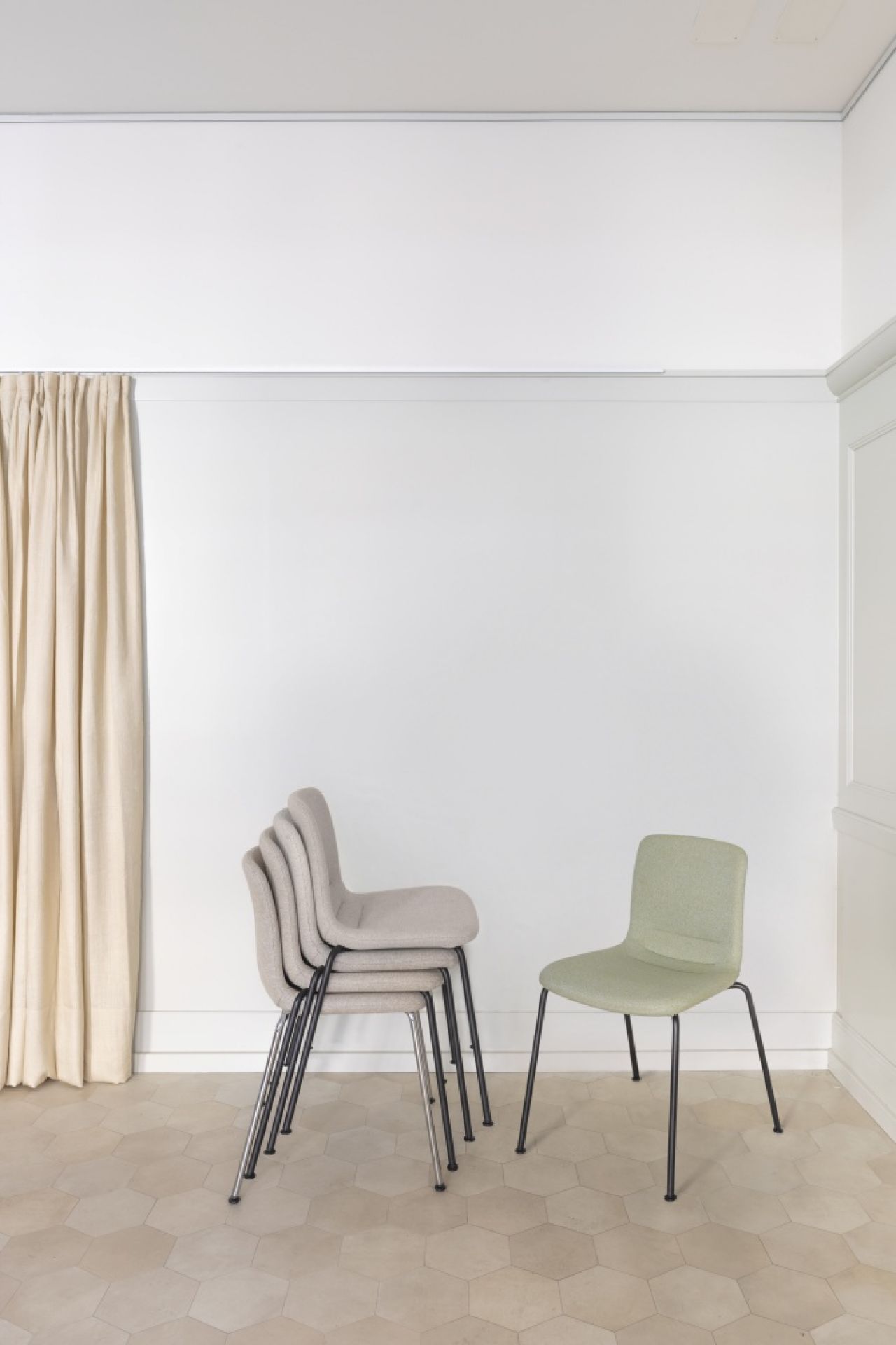 Hal Soft Tube Stackable Stuhl Vitra