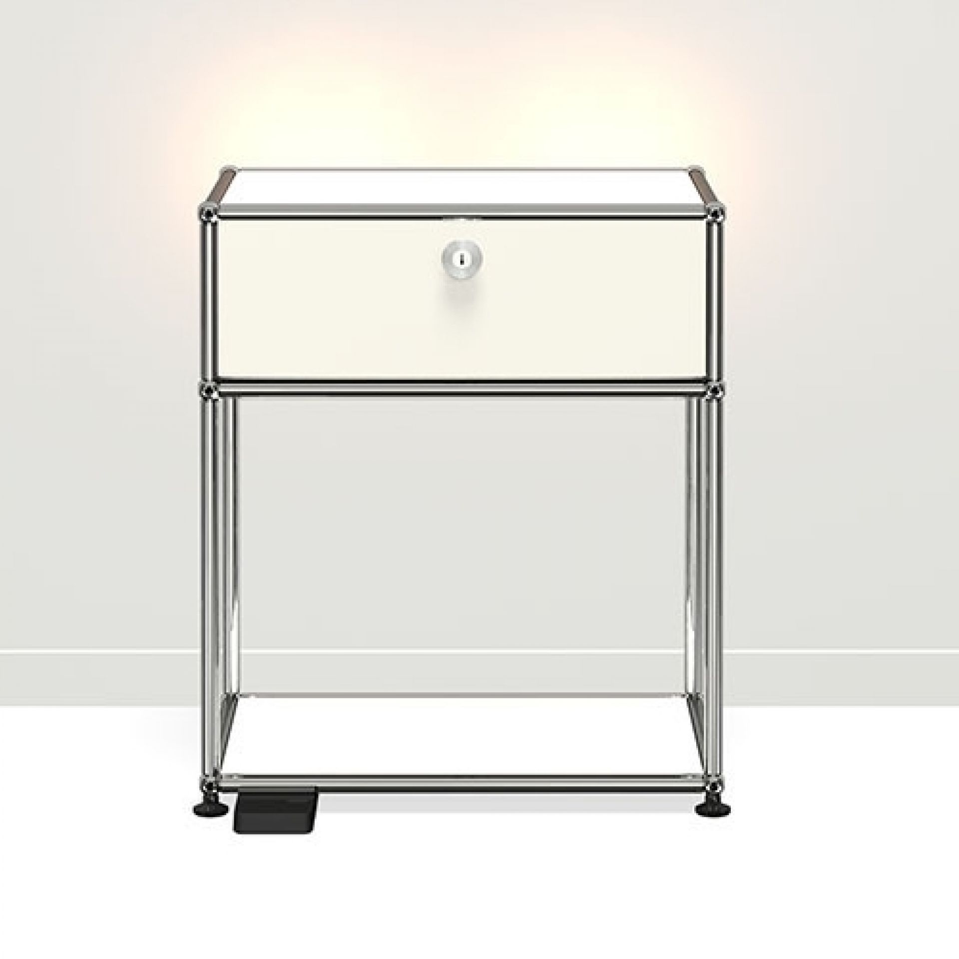 USM Haller E Nachttisch mit dimmbarem Licht