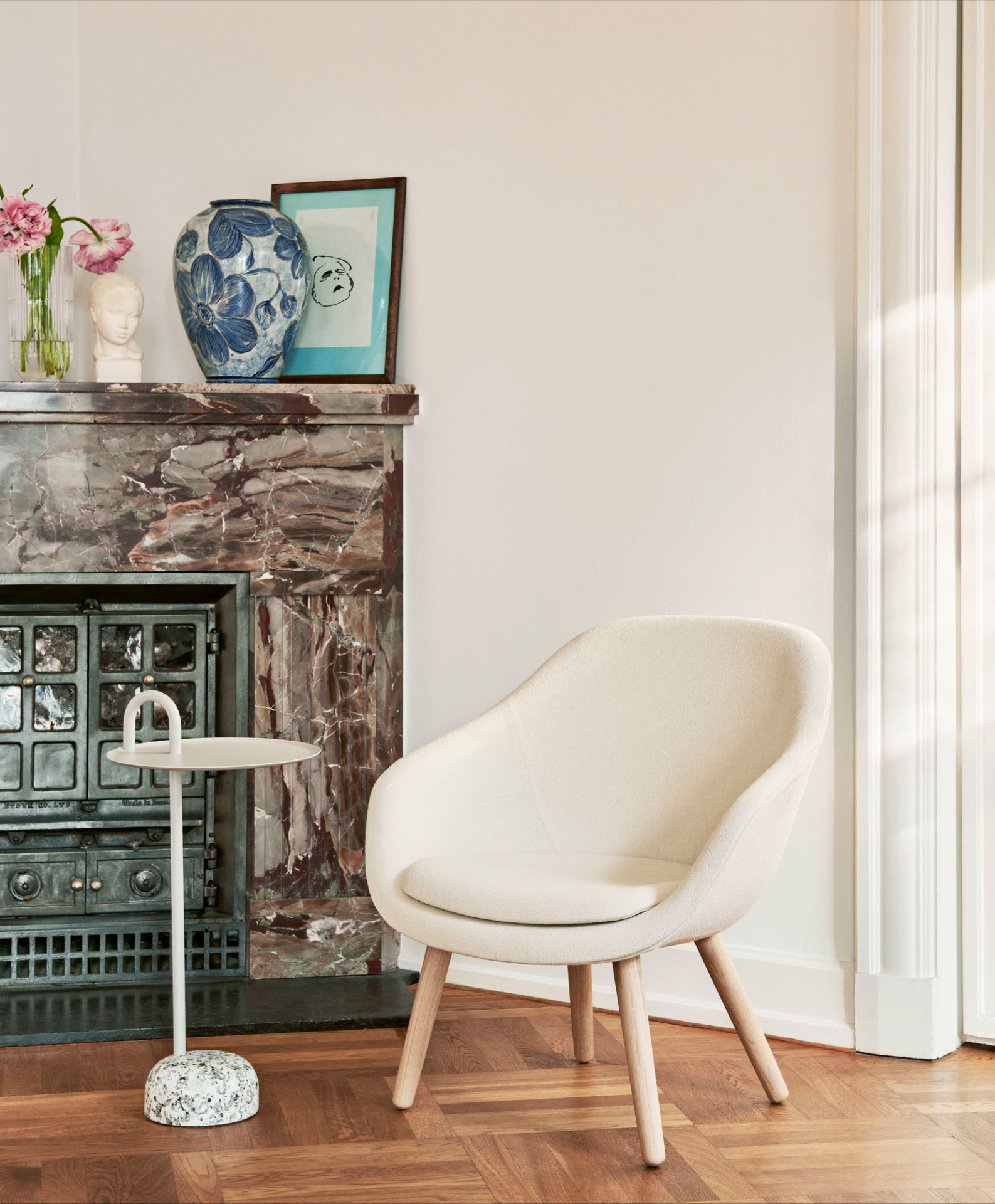 About a Lounge AAL 82 / AAL82 Sessel Hay