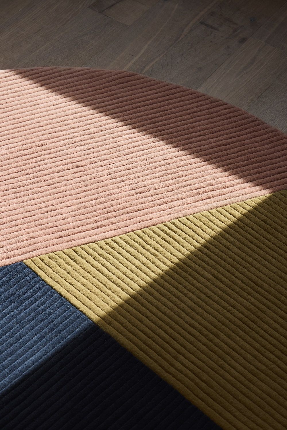 Row Rug Circular trio Teppich Northern