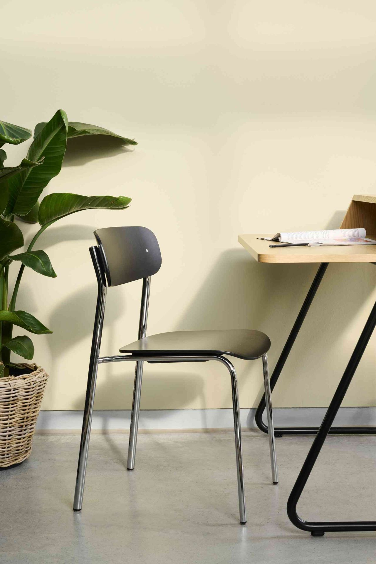 S 243 / S243 Stahlrohr Stuhl OLIVGRÜN Thonet EINZELSTÜCK