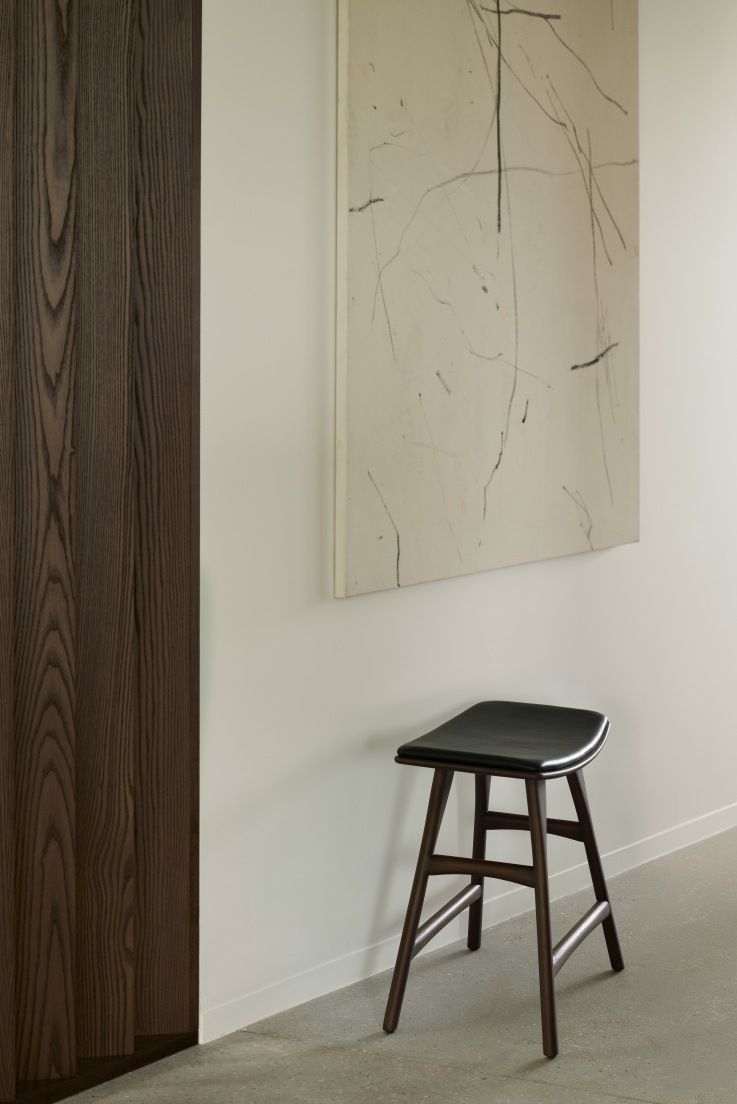 Osso Stool Hocker mit Sitzpolster Leder Schwarz Ethnicraft