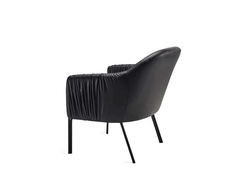 Schwarzer Celine Cocktail Chair Sessel von Freifrau Manufaktur, Leder, moderne Sitzmöbel und Design.