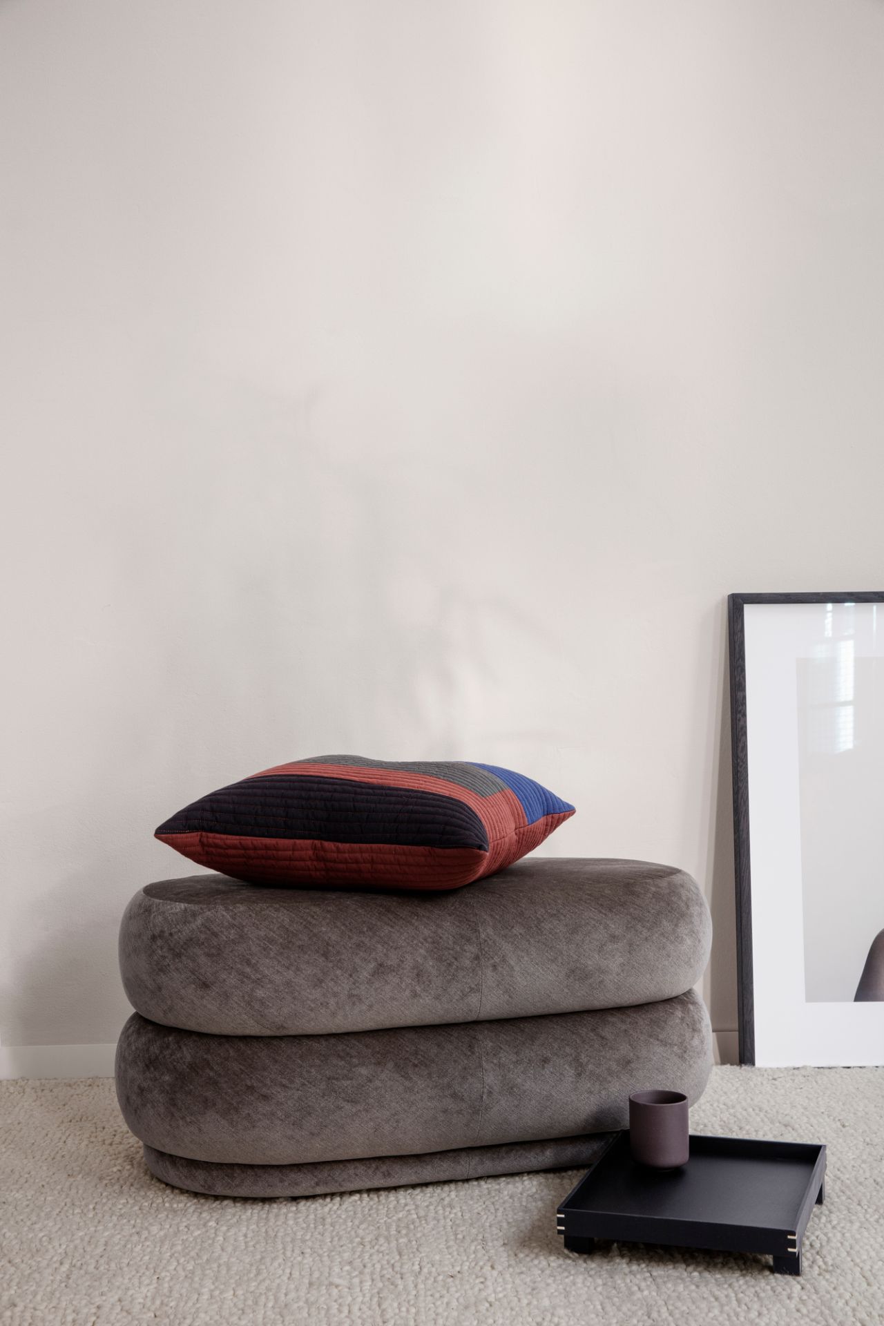 Pouf Oval Faded Velvet Hocker Mittel Ferm Living Forest
