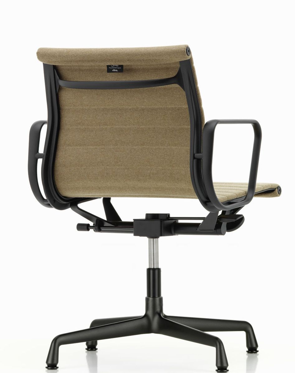 Aluminium Chair EA 132 / EA132 Stuhl Vitra