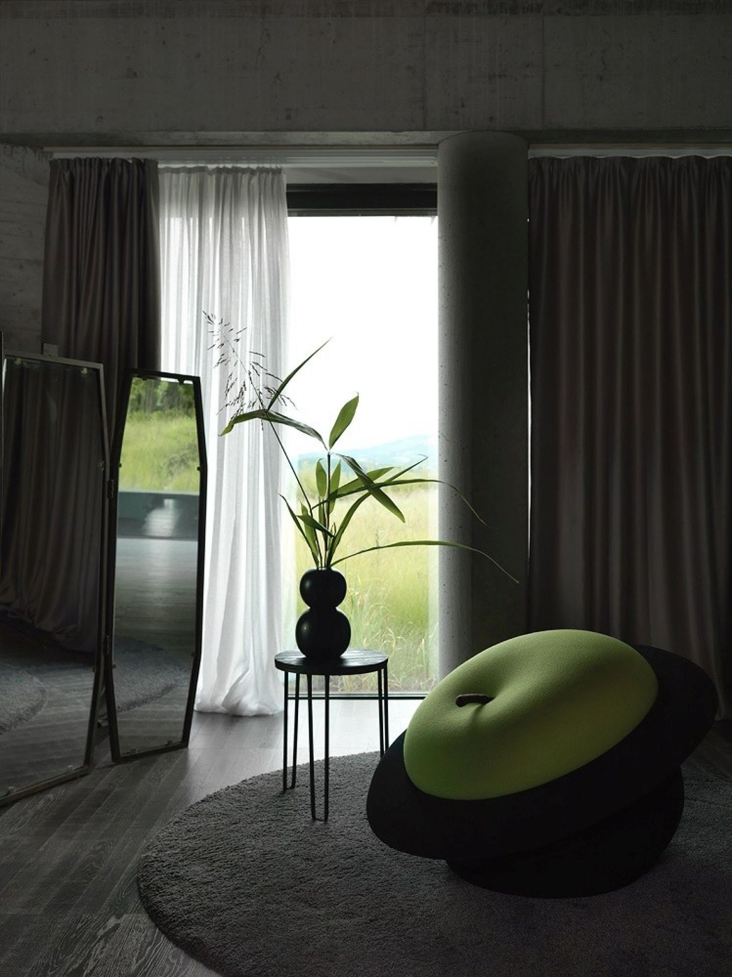 MagriTTA Sculpture-armchair Pouf Gufram