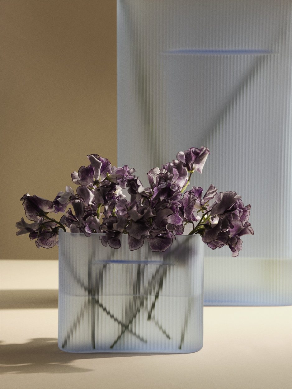 Ridge Vase Muuto Milchglas Hellblau H 35 cm Ridge Vase Muuto Milchglas Hellblau H 35 cm