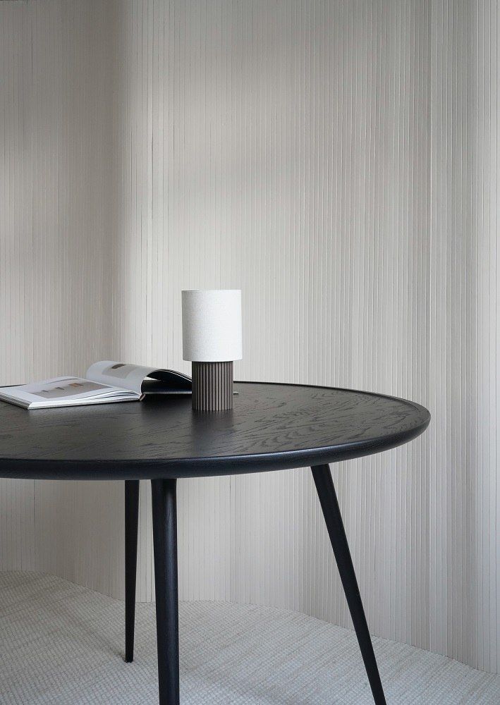 Accent Dining Table Tisch Eiche d 140 Mater Eiche schwarz gebeizt