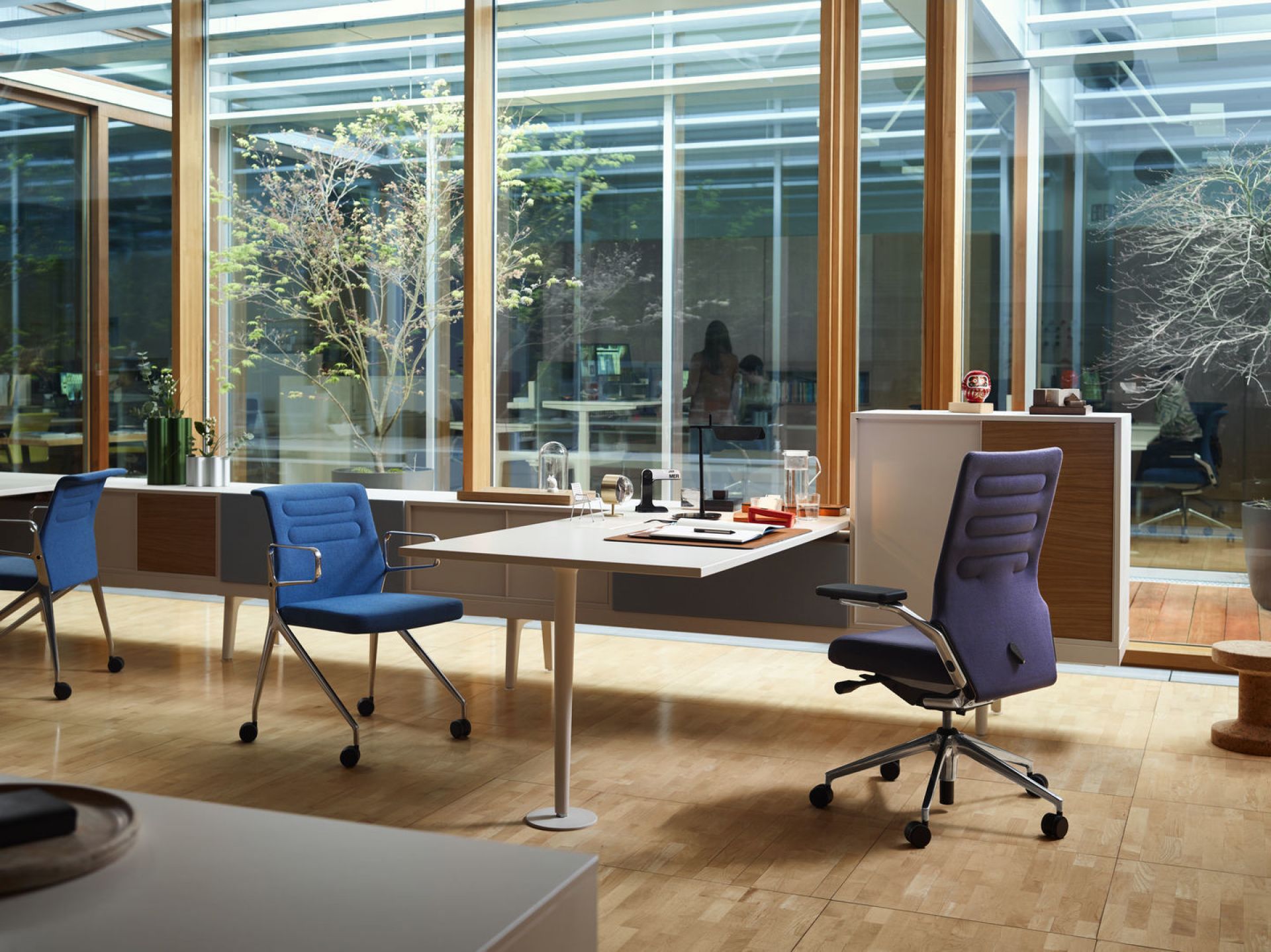 AC5 Work Bürodrehstuhl mit verstellbare Lumbalstütze Vitra
