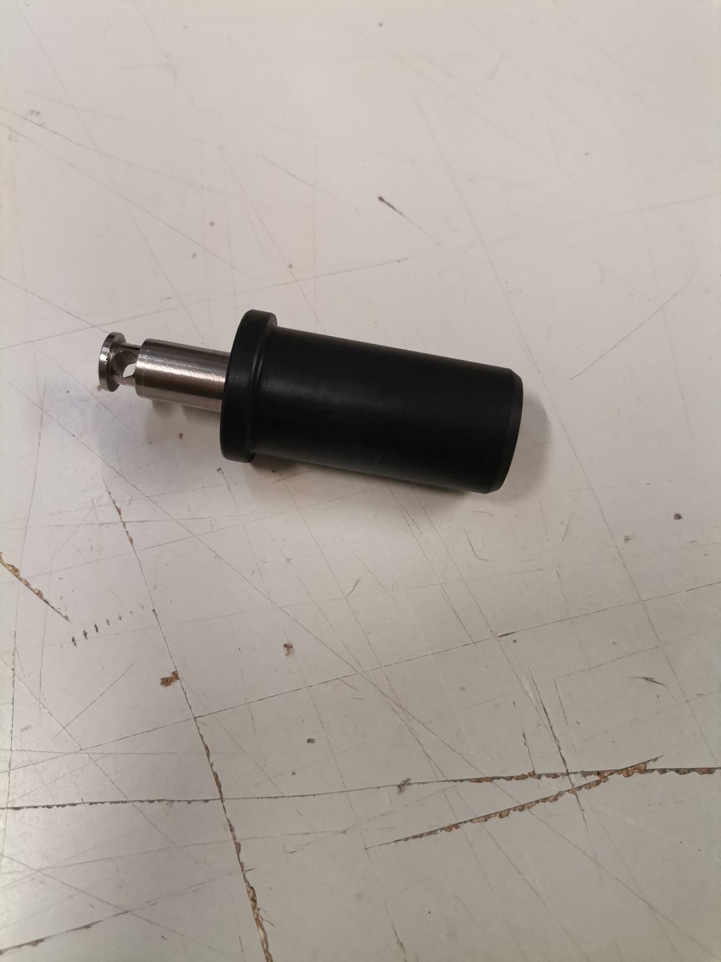 Fix-e Plus Adapter USM Haller / Kitos - zur Befestigung von Lifto an "USM Haller Tisch Plus/Access/Advanced" und "USM Kitos E Plus/Adv." Belux EINZELSTÜCK