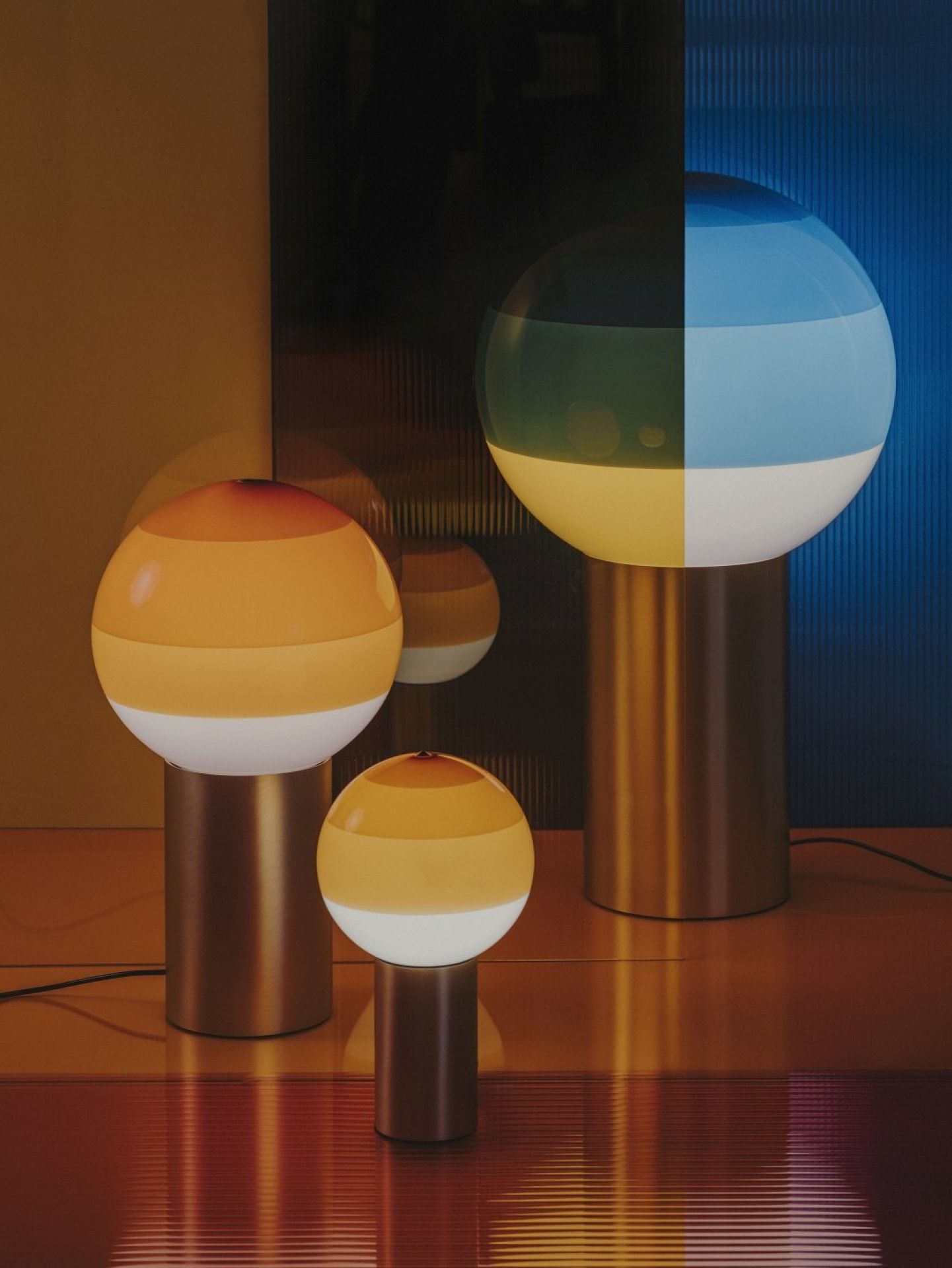 Dipping Light M LED Tischleuchte Marset Bernstein - Messing