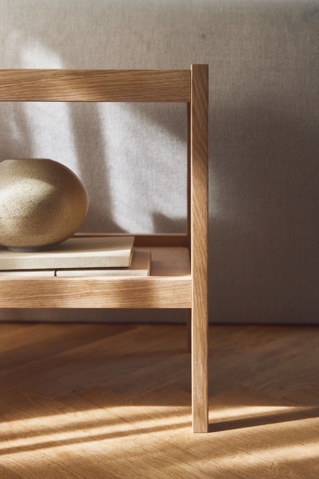 Journal Beistelltisch Form & Refine