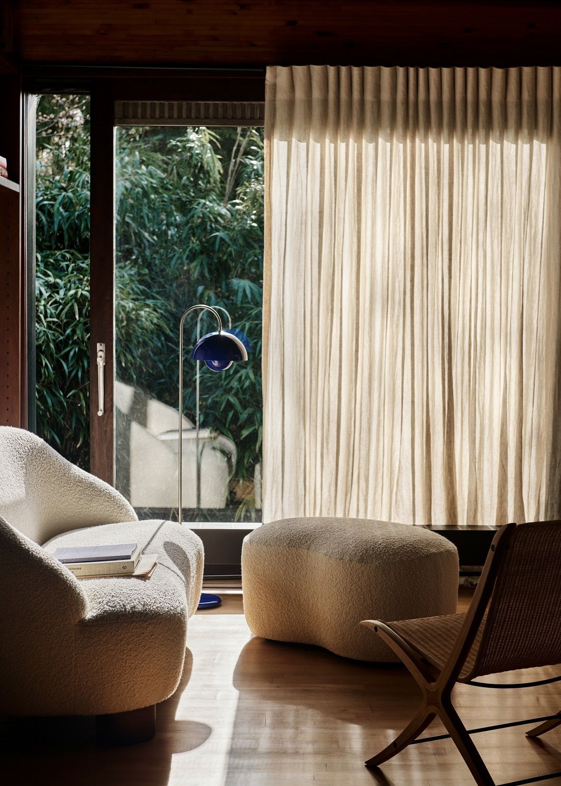 Margas LC5 Pouf Hocker AndTradition