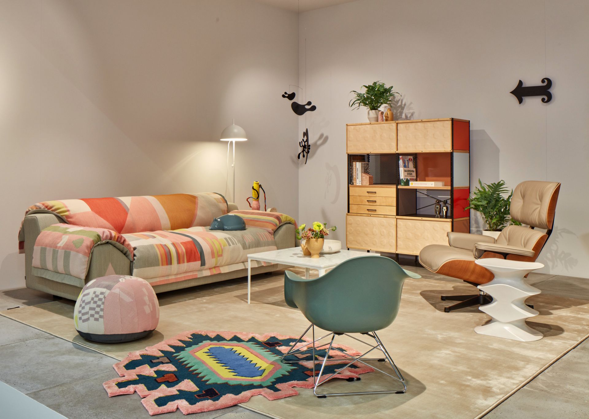 Eames Fiberglass Arm Chair LAR Stuhl Vitra