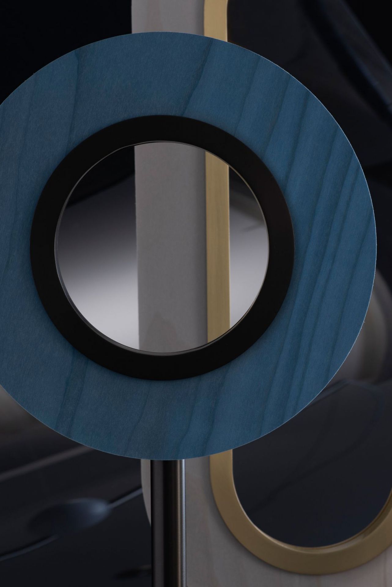 Lens LED Wandleuchte rund Metallring in Gold LZF Lamps