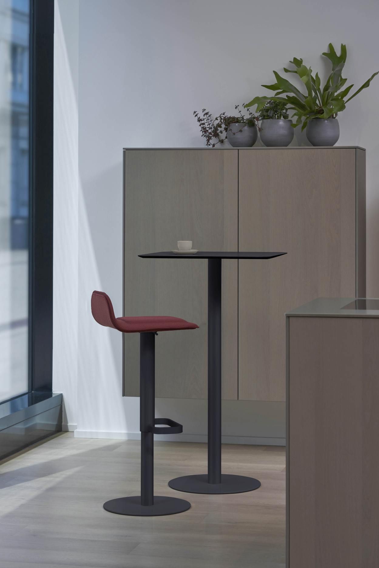 ED 105 Indoor Stehtisch Moree