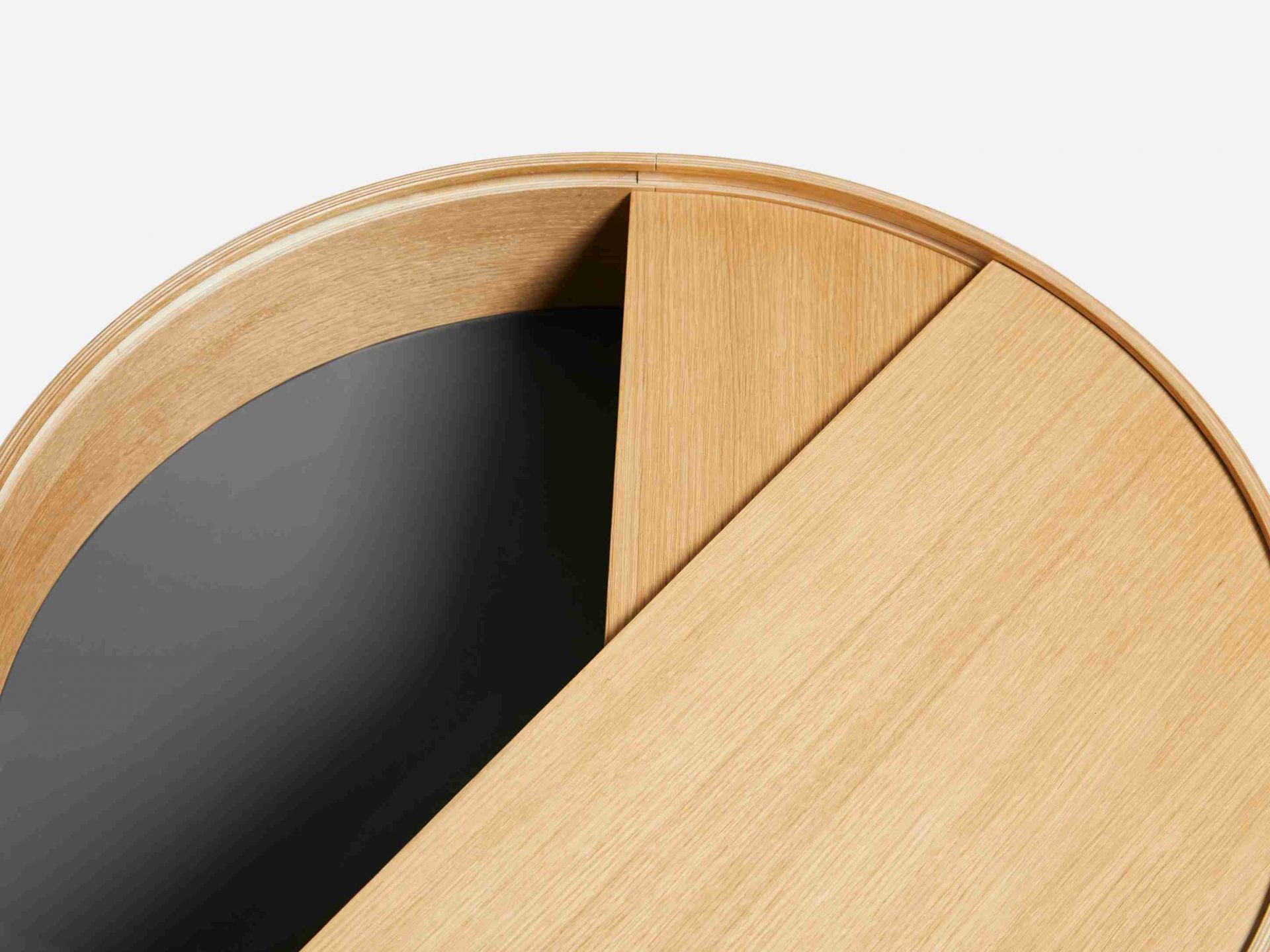 Arc Side Table Beistelltisch Eiche geölt Ø 42 cm Woud