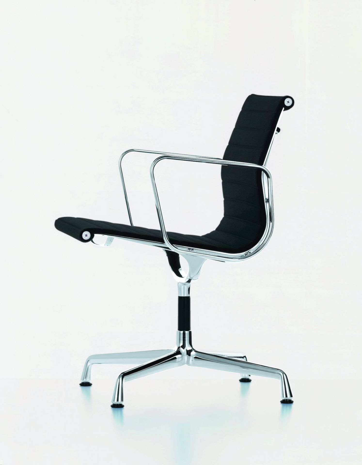 Aluminium Chair EA107 / EA 107 Stuhl Vitra