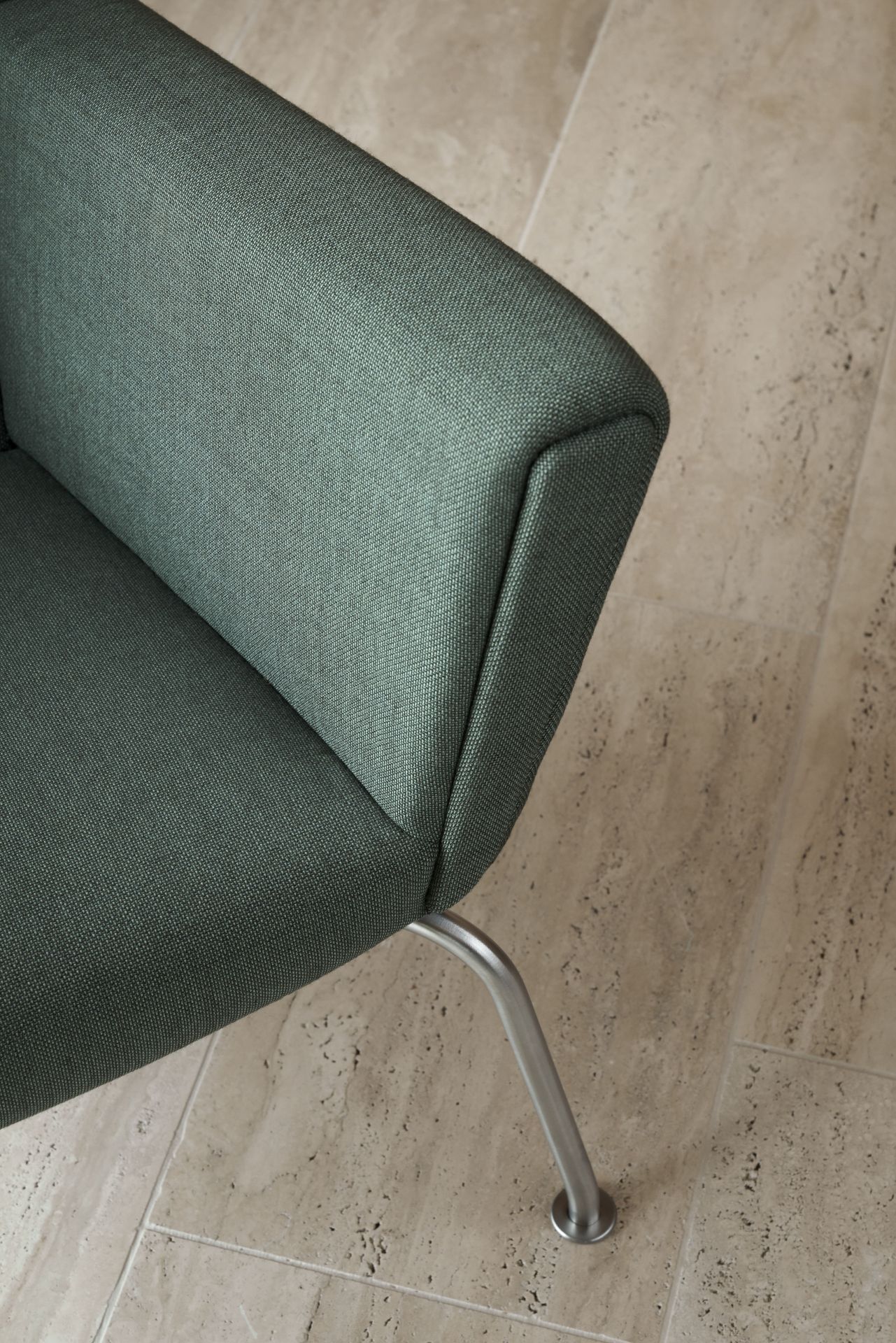CH445 Wing Chair Passion Limited Edition Carl Hansen & Søn