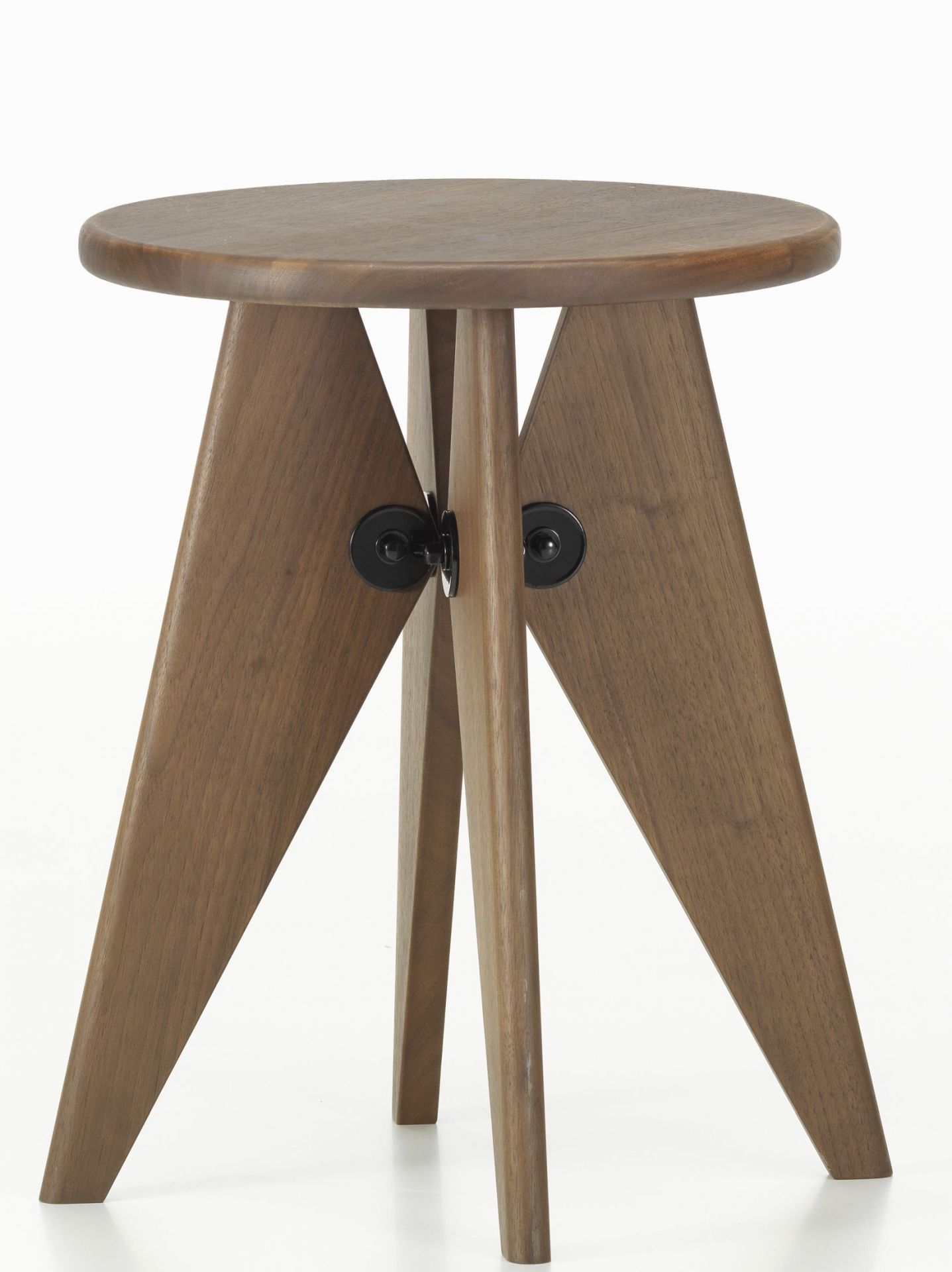 Vitra Tabouret Solvay Hocker aus massivem amerikanischem Nussbaum, dreibeiniger Sitzhocker für Wohnraum.