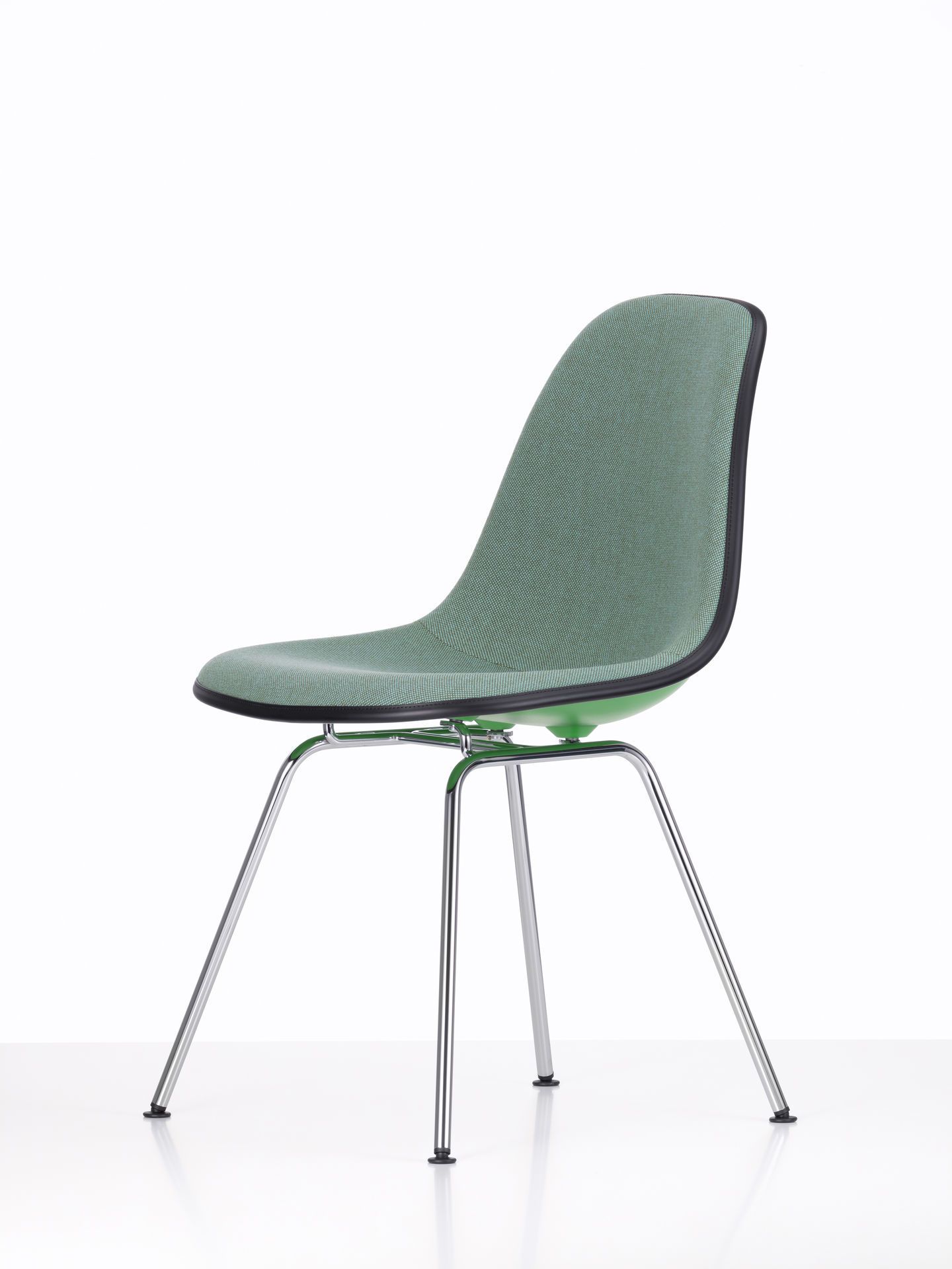 Eames Plastic Side Chair DSX Stuhl Vollgepolstert Vitra